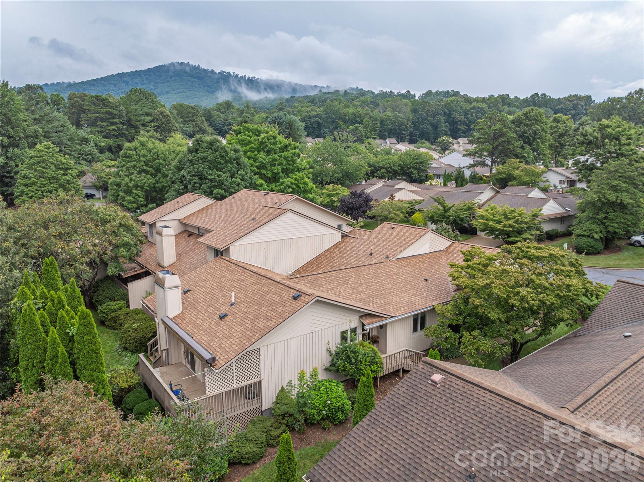 121 Deerlake Drive — Asheville