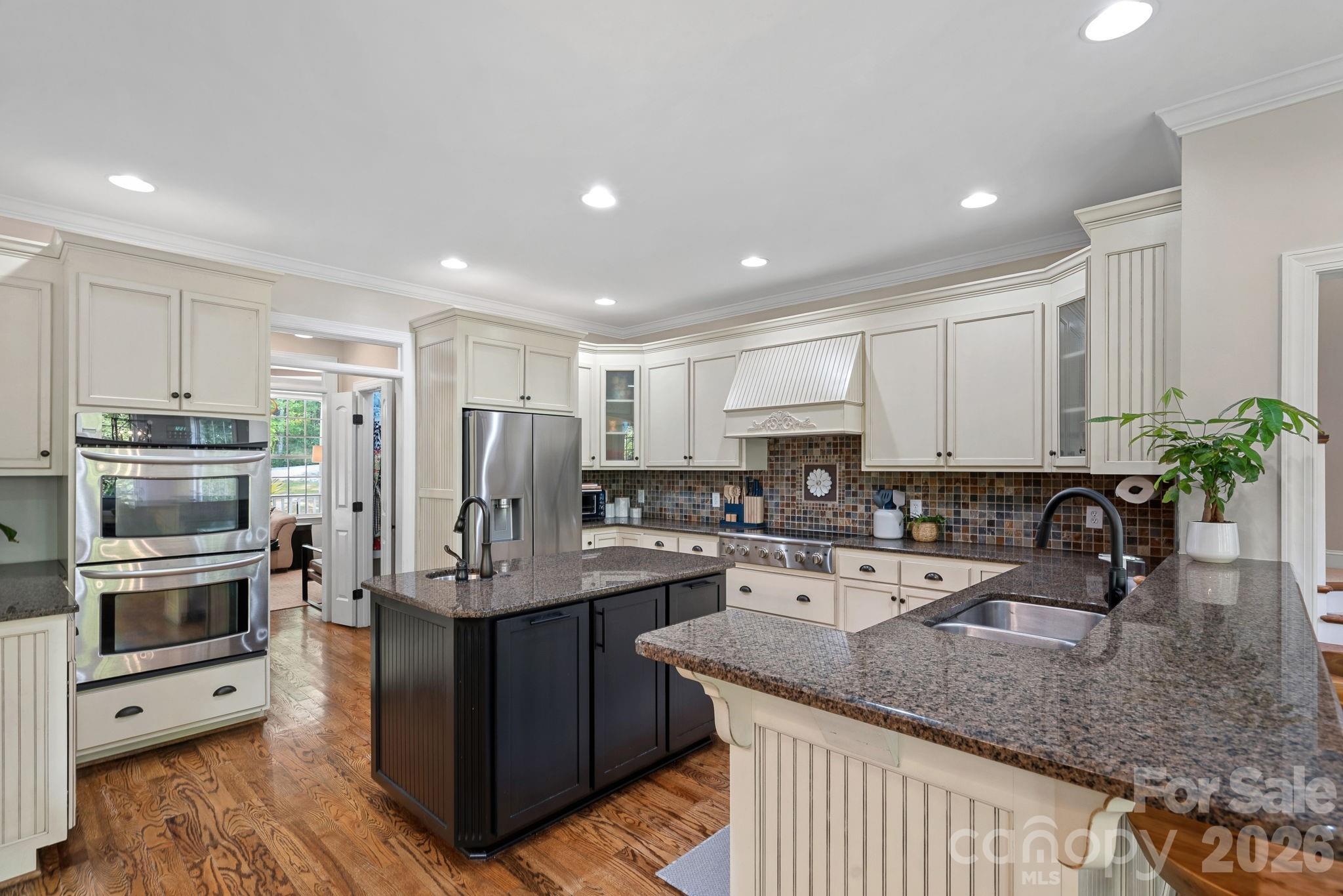 3850 Oakdale Road — Charlotte