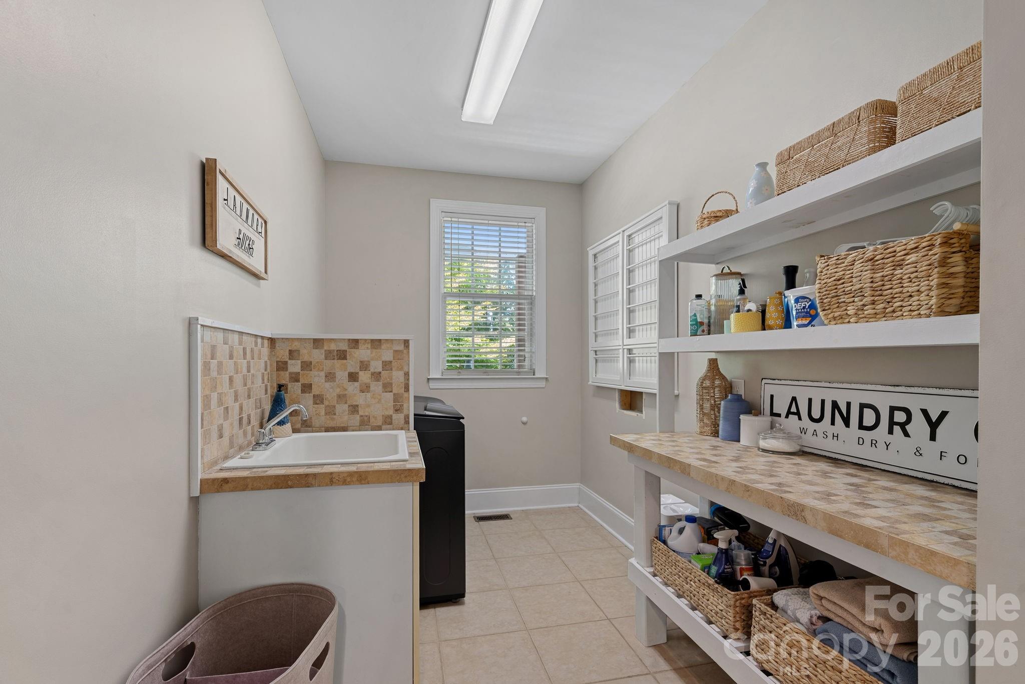 3850 Oakdale Road — Charlotte