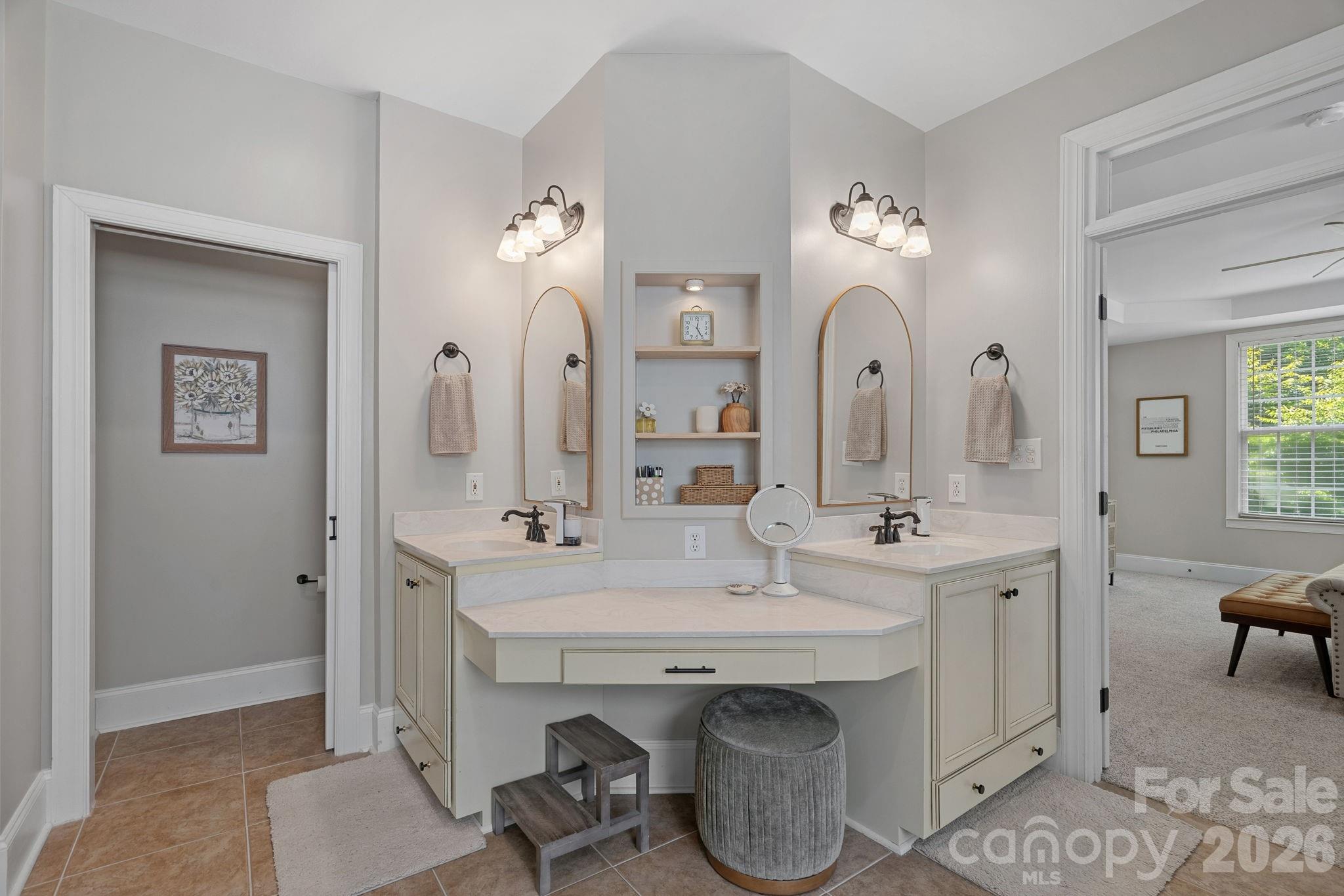3850 Oakdale Road — Charlotte