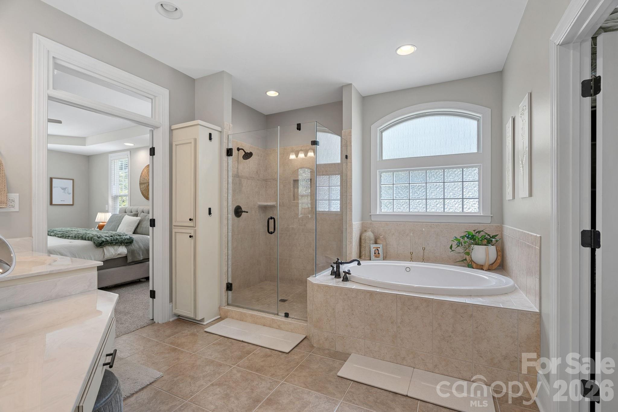 3850 Oakdale Road — Charlotte