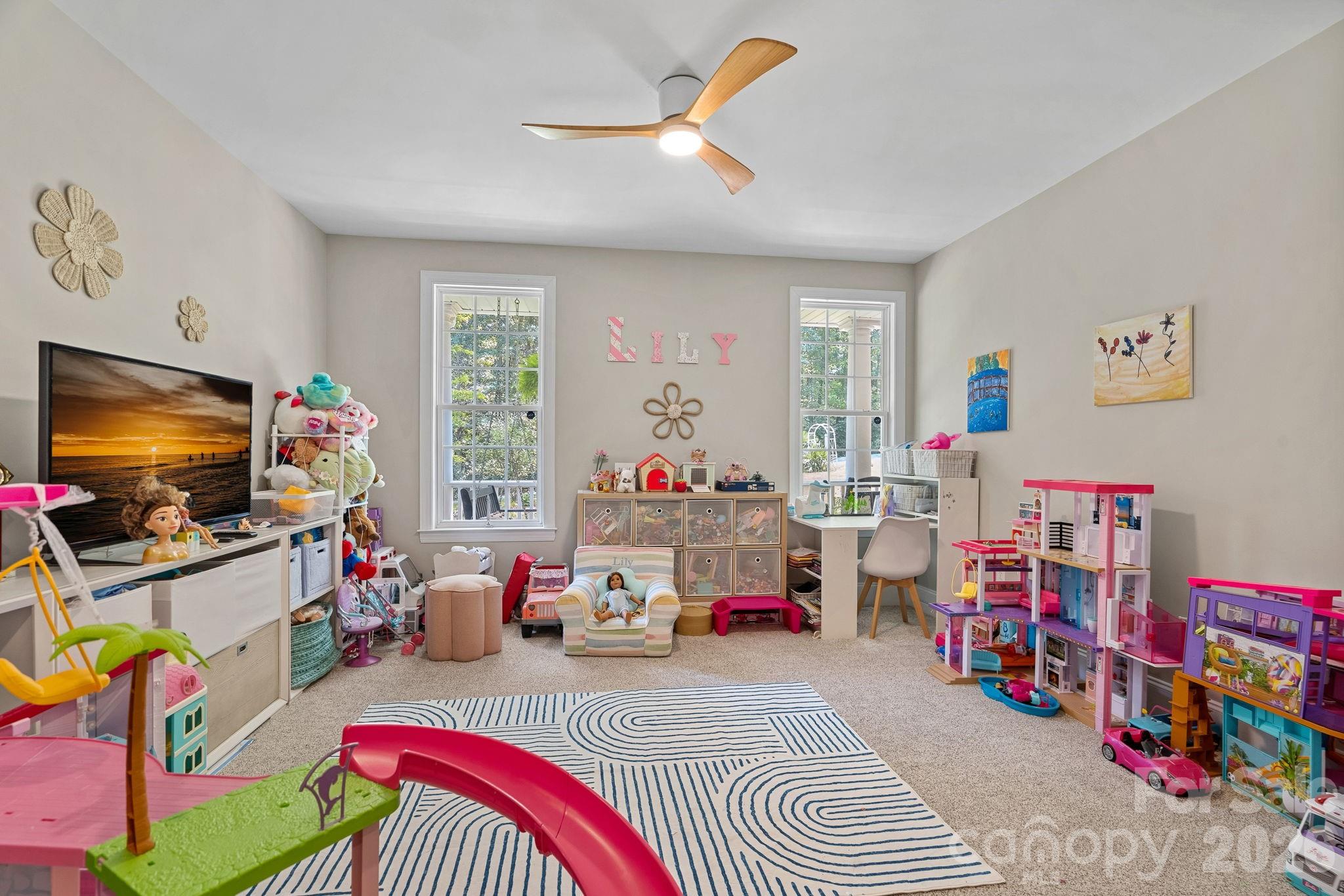 3850 Oakdale Road — Charlotte