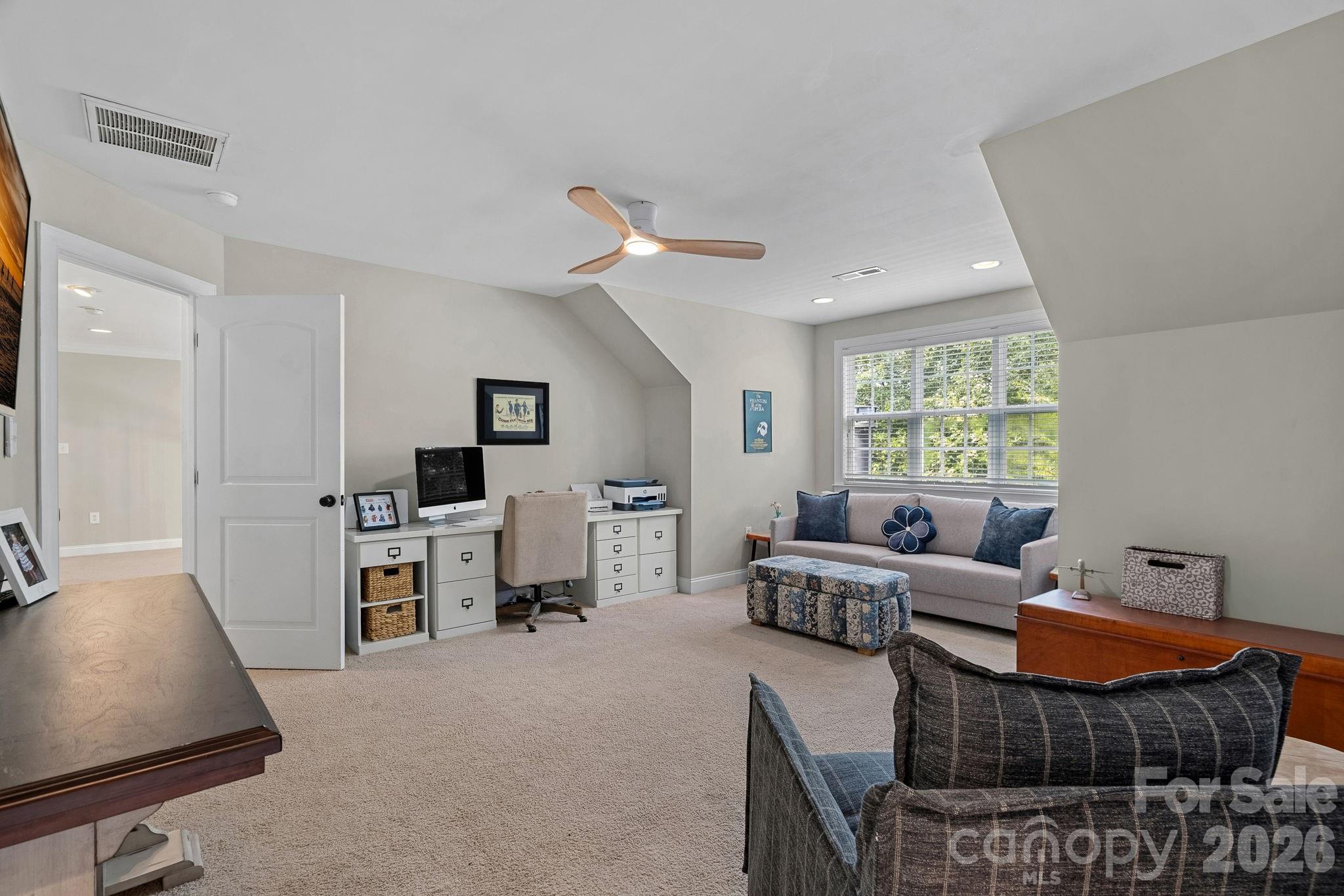 3850 Oakdale Road — Charlotte