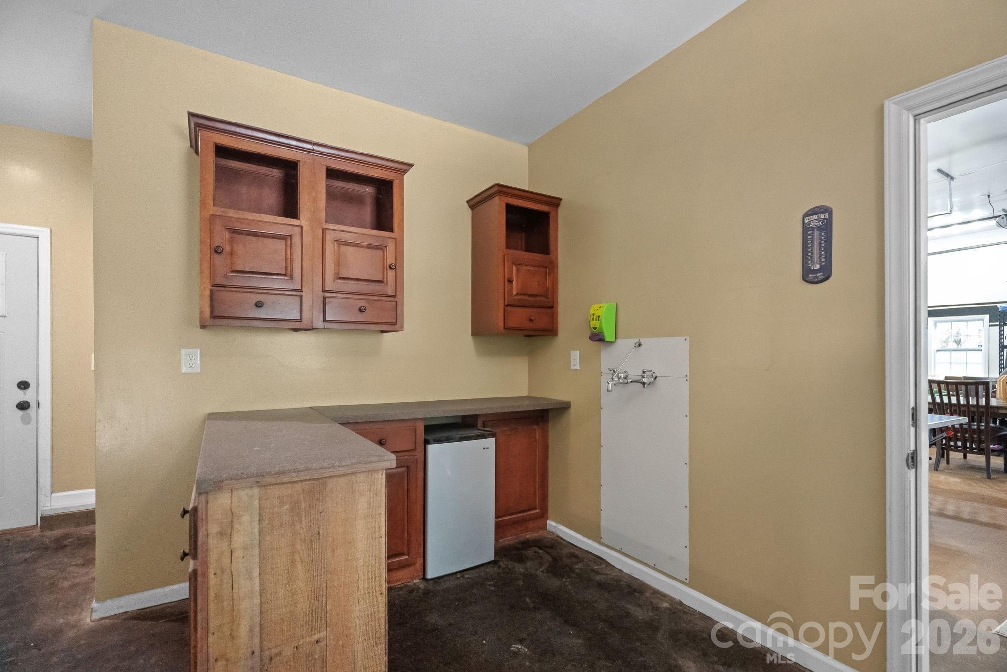 3850 Oakdale Road — Charlotte
