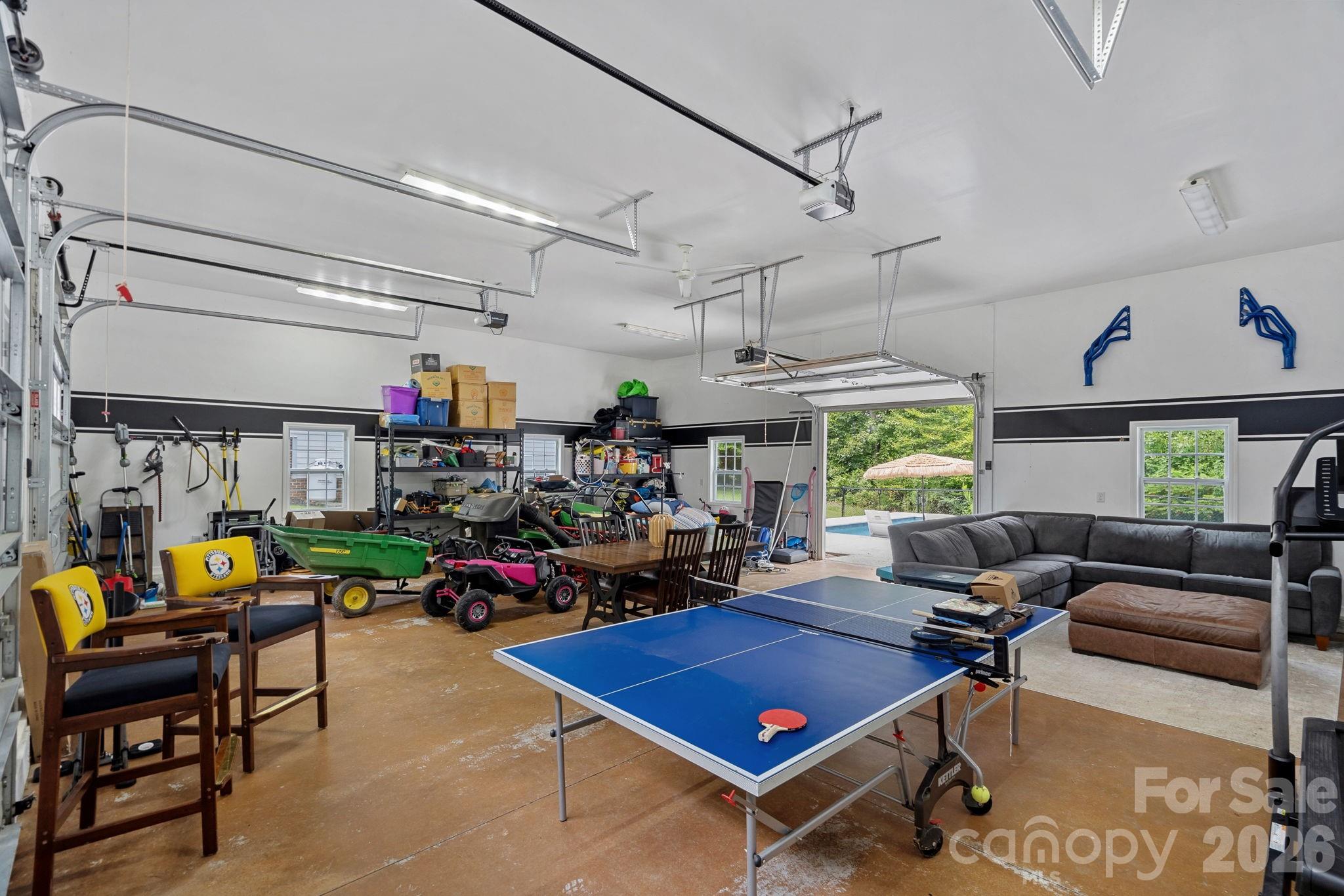 3850 Oakdale Road — Charlotte