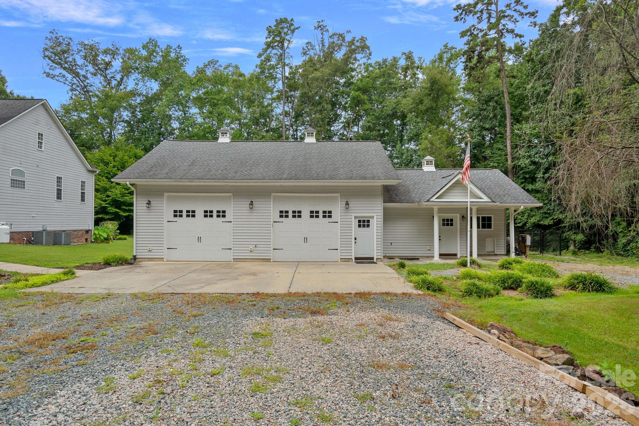 3850 Oakdale Road — Charlotte