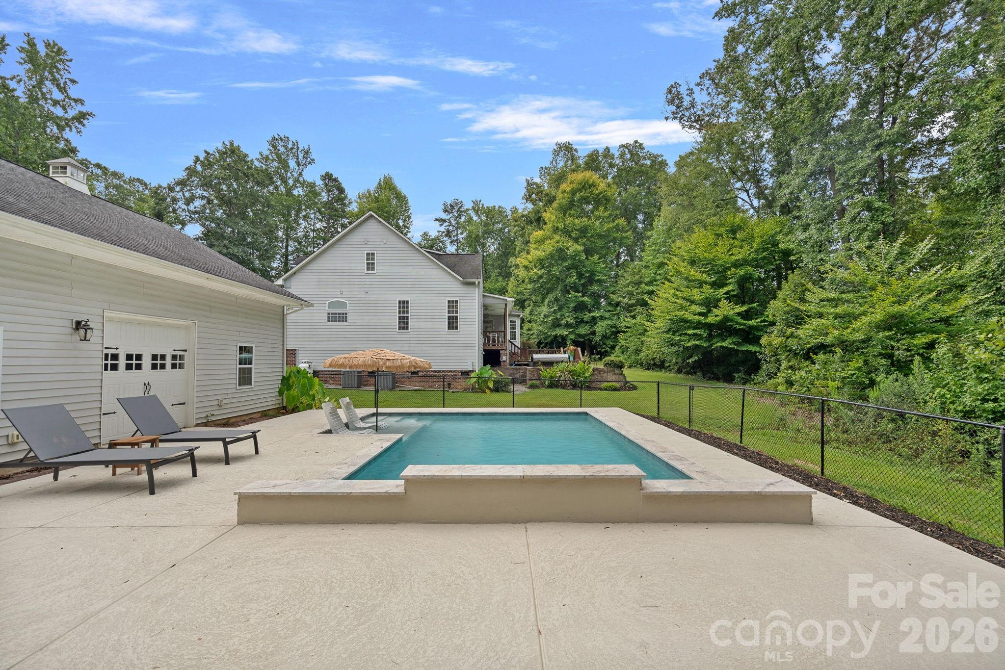 3850 Oakdale Road — Charlotte
