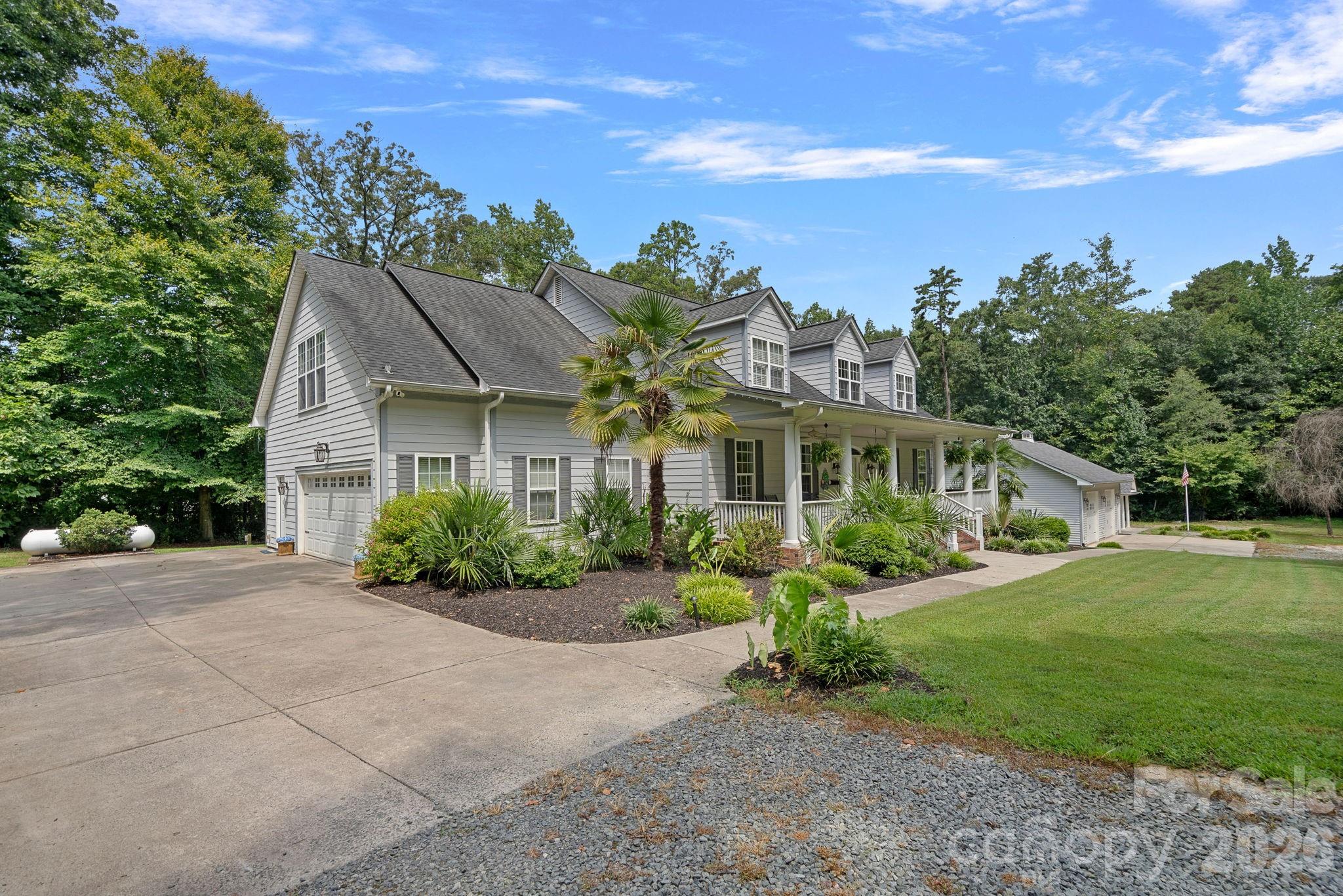 3850 Oakdale Road — Charlotte
