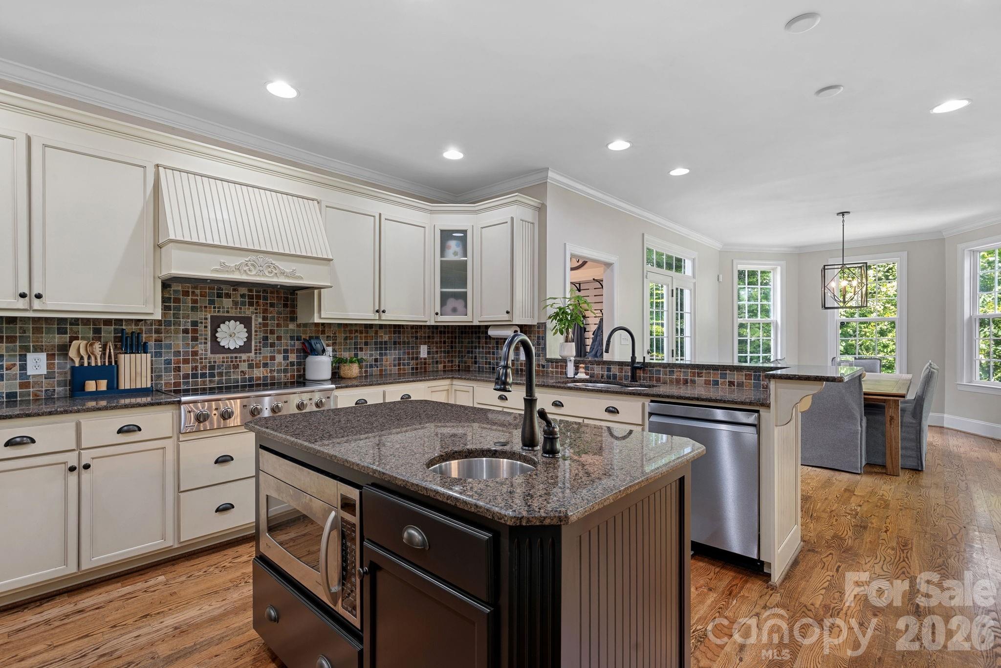 3850 Oakdale Road — Charlotte