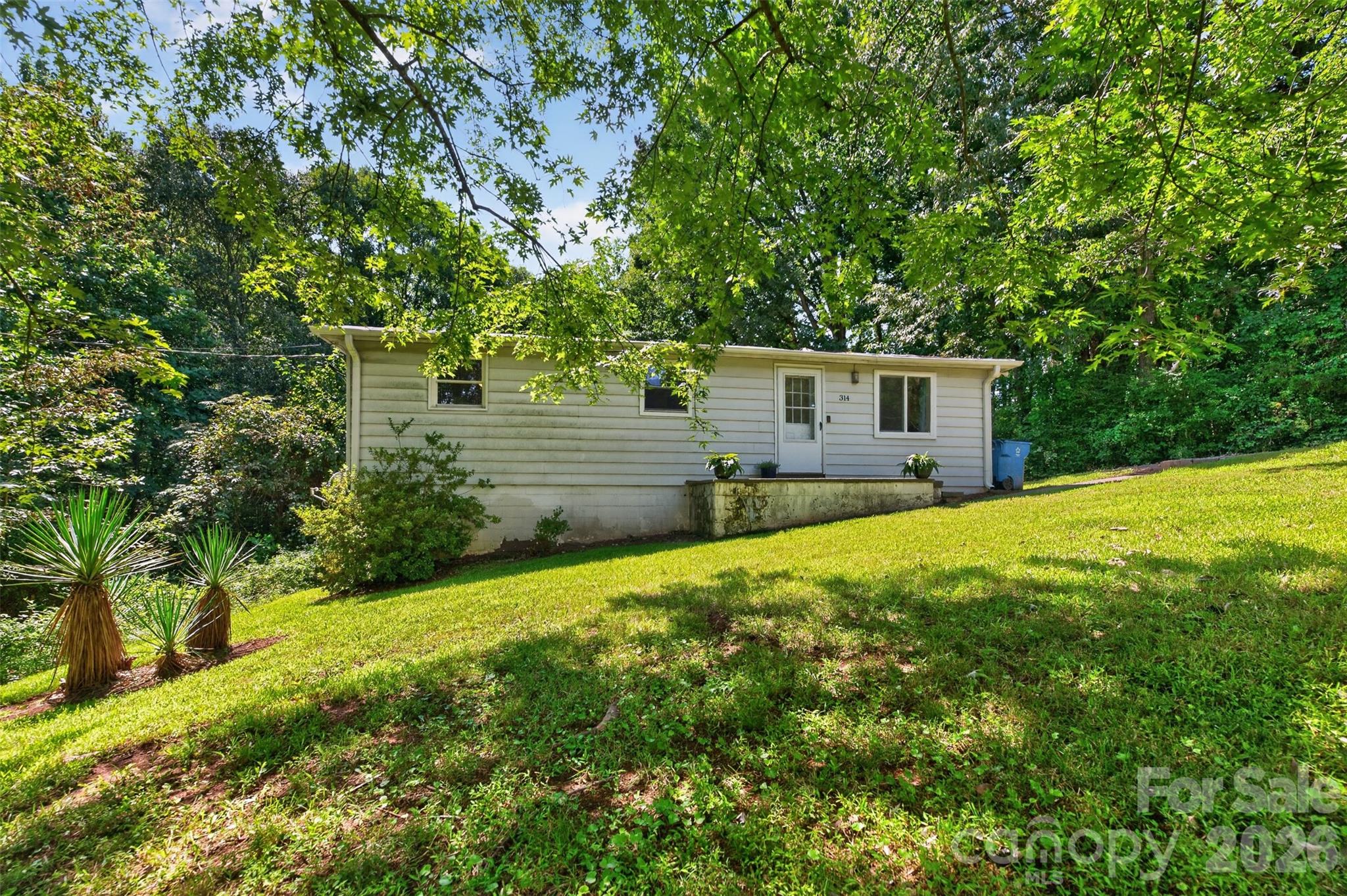 314 22nd Street Court SE — Hickory