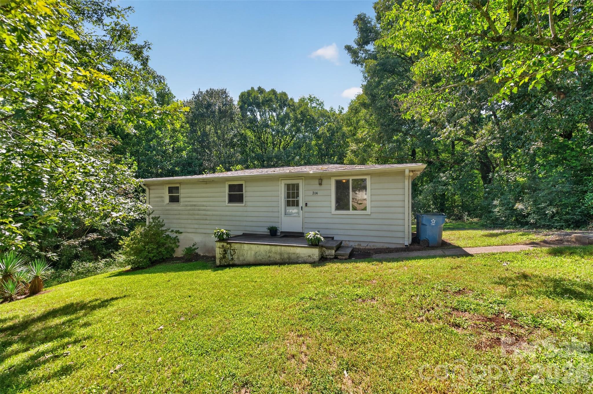 314 22nd Street Court SE — Hickory