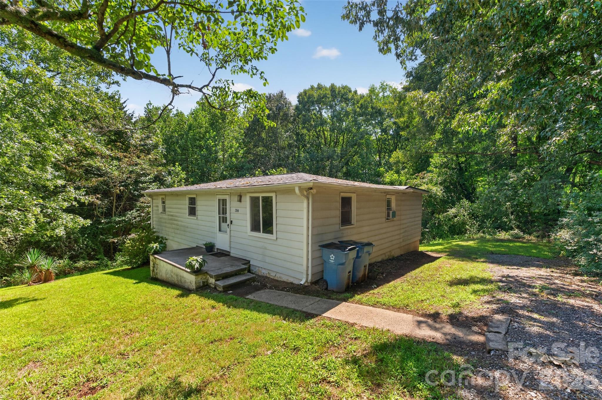 314 22nd Street Court SE — Hickory