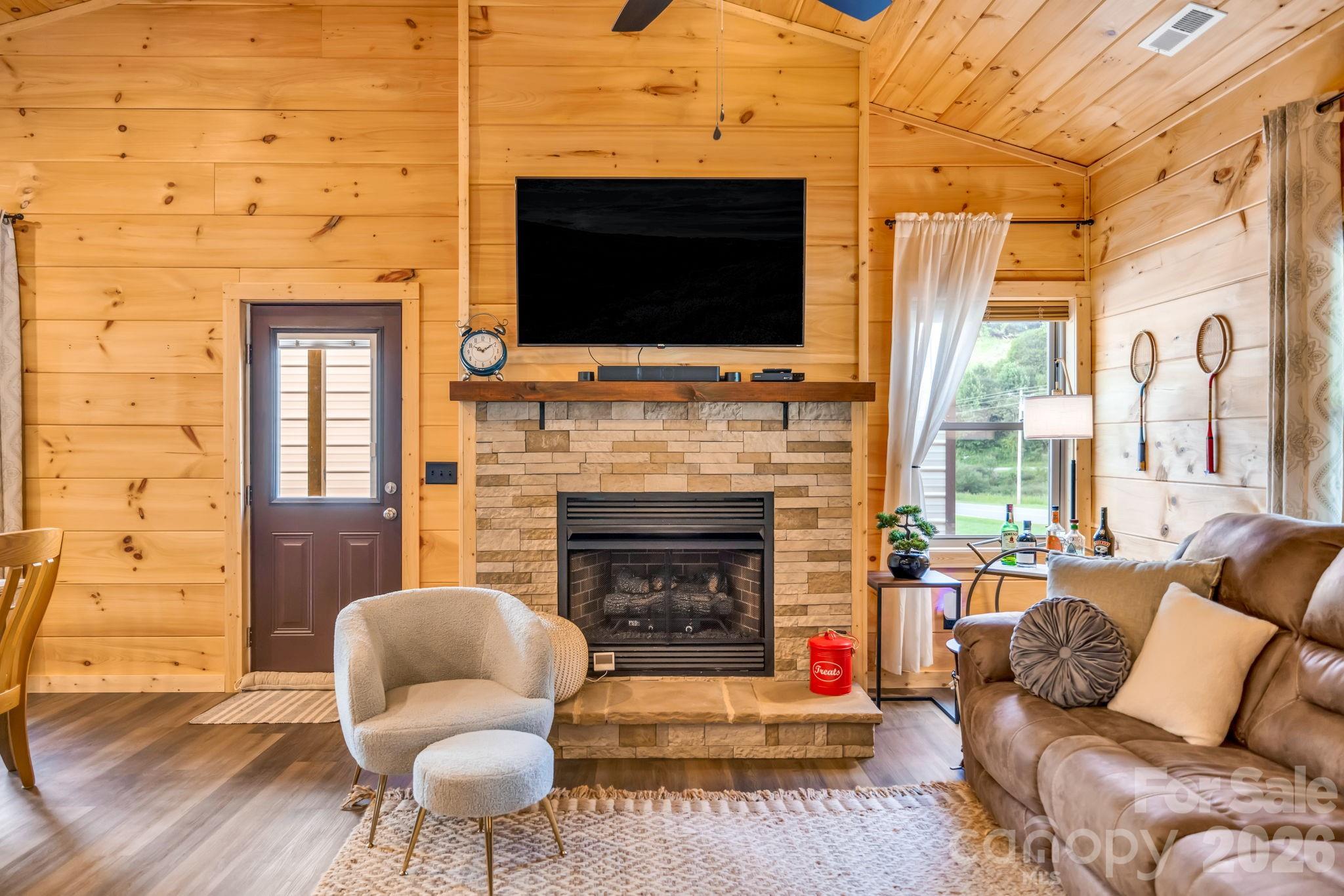 17036 Hwy 88 None W — Creston