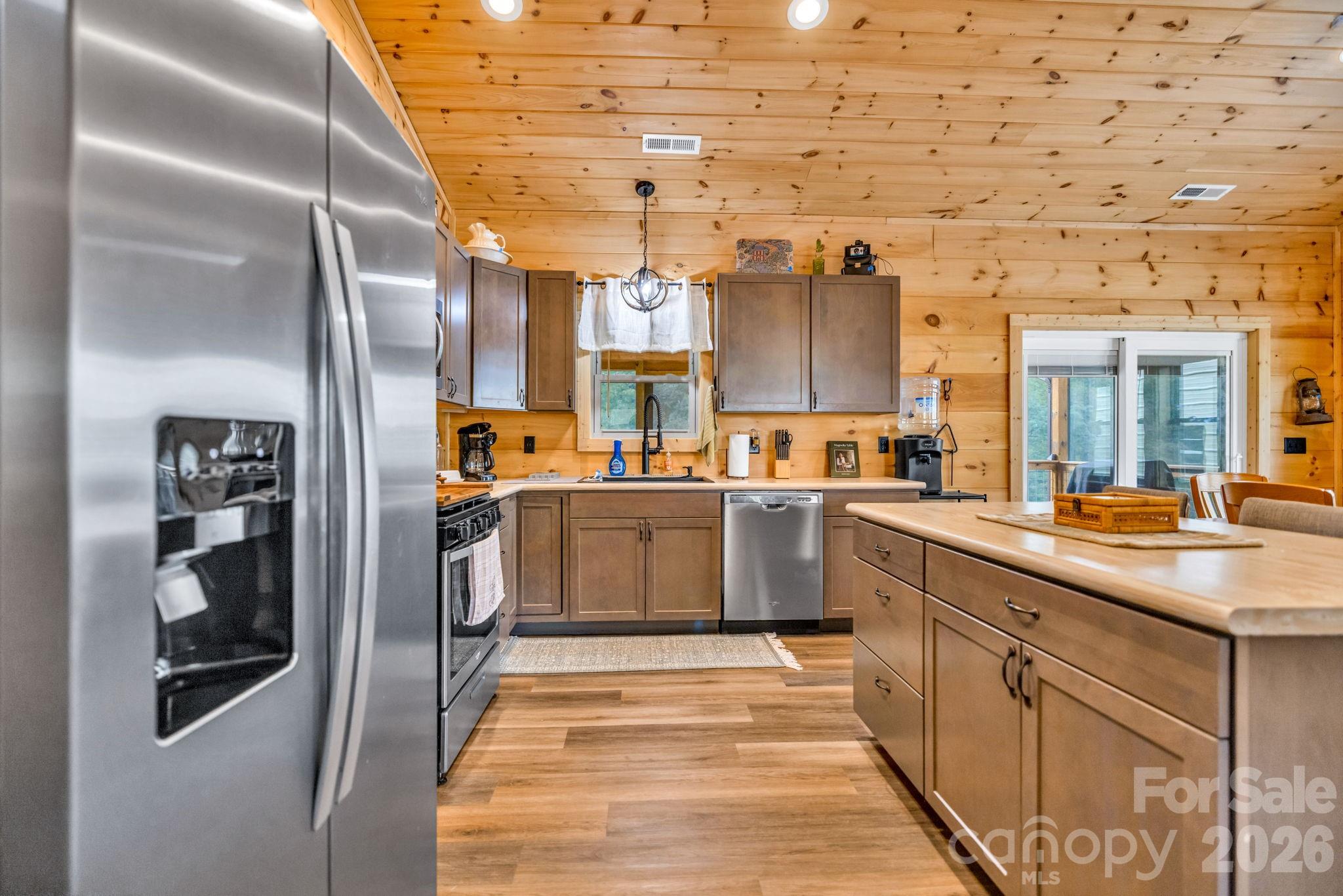 17036 Hwy 88 None W — Creston