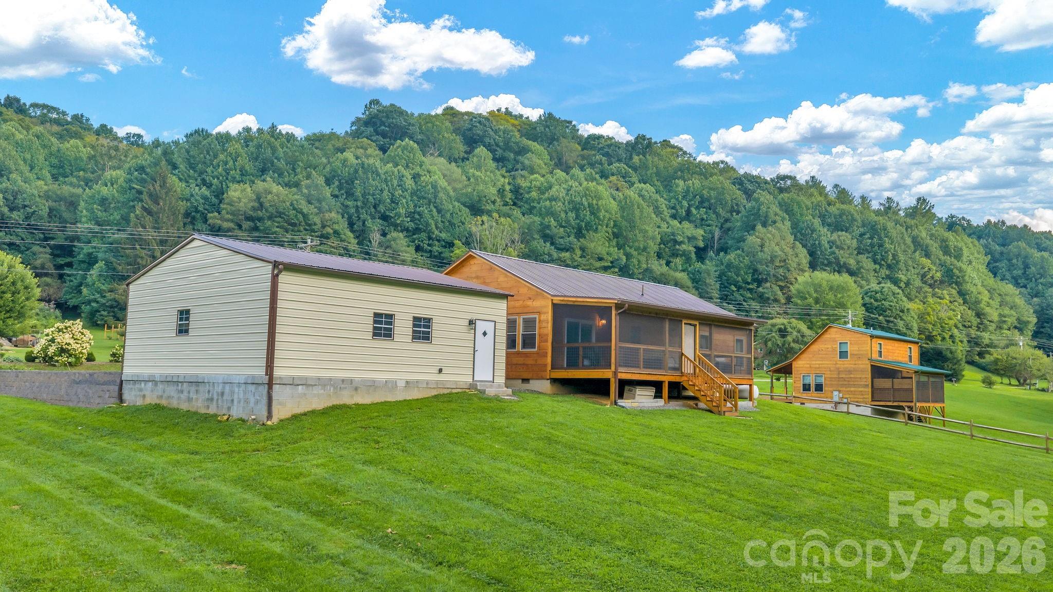 17036 Hwy 88 None W — Creston