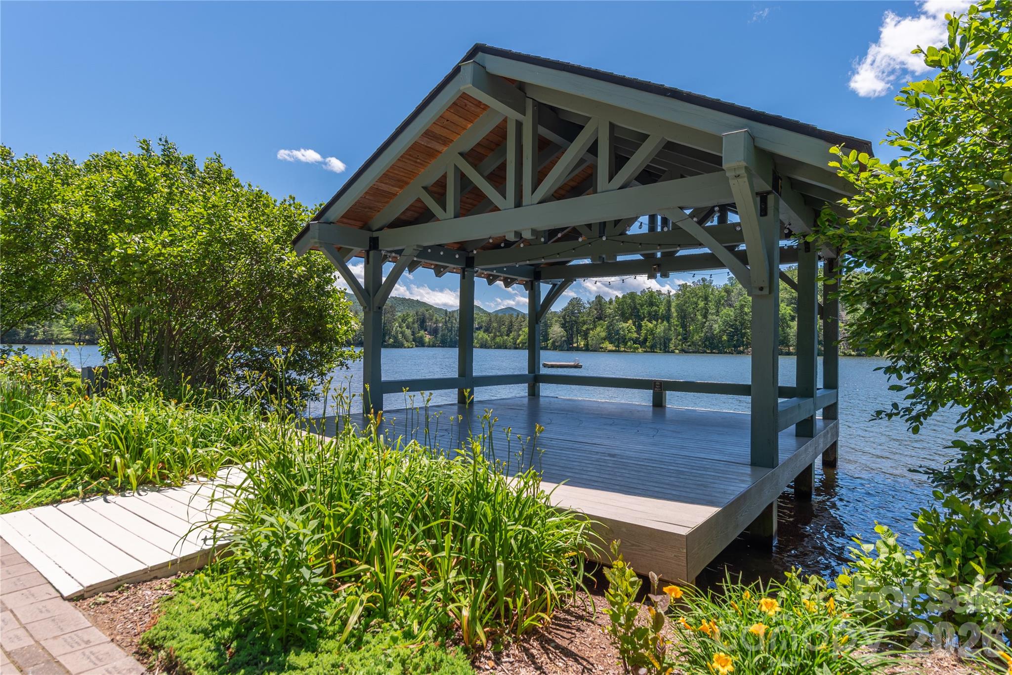 10 Buckhorn Gap Road — Biltmore Lake