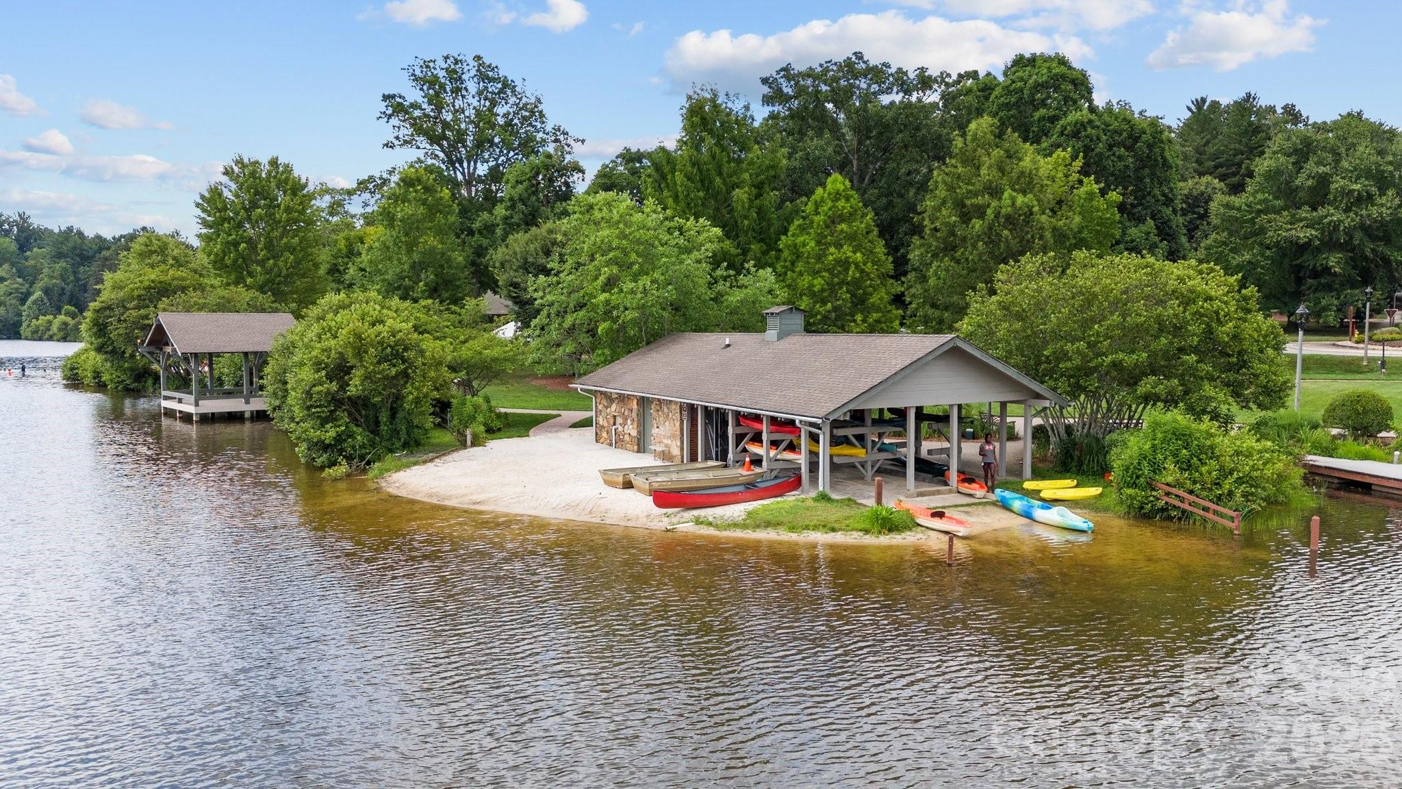 10 Buckhorn Gap Road — Biltmore Lake