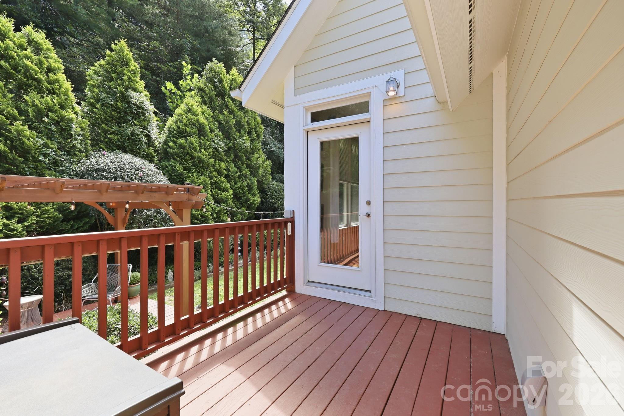 19 Oakhaven Terrace — Asheville