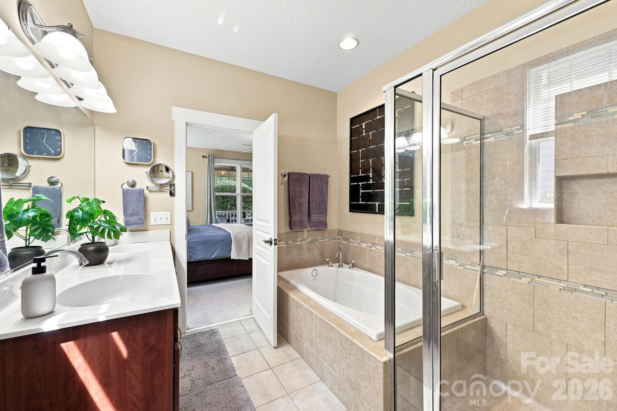19 Oakhaven Terrace — Asheville