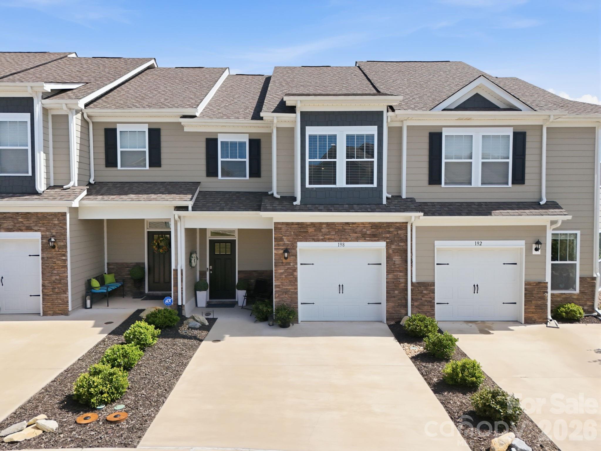 198 Creekview Road — Hendersonville