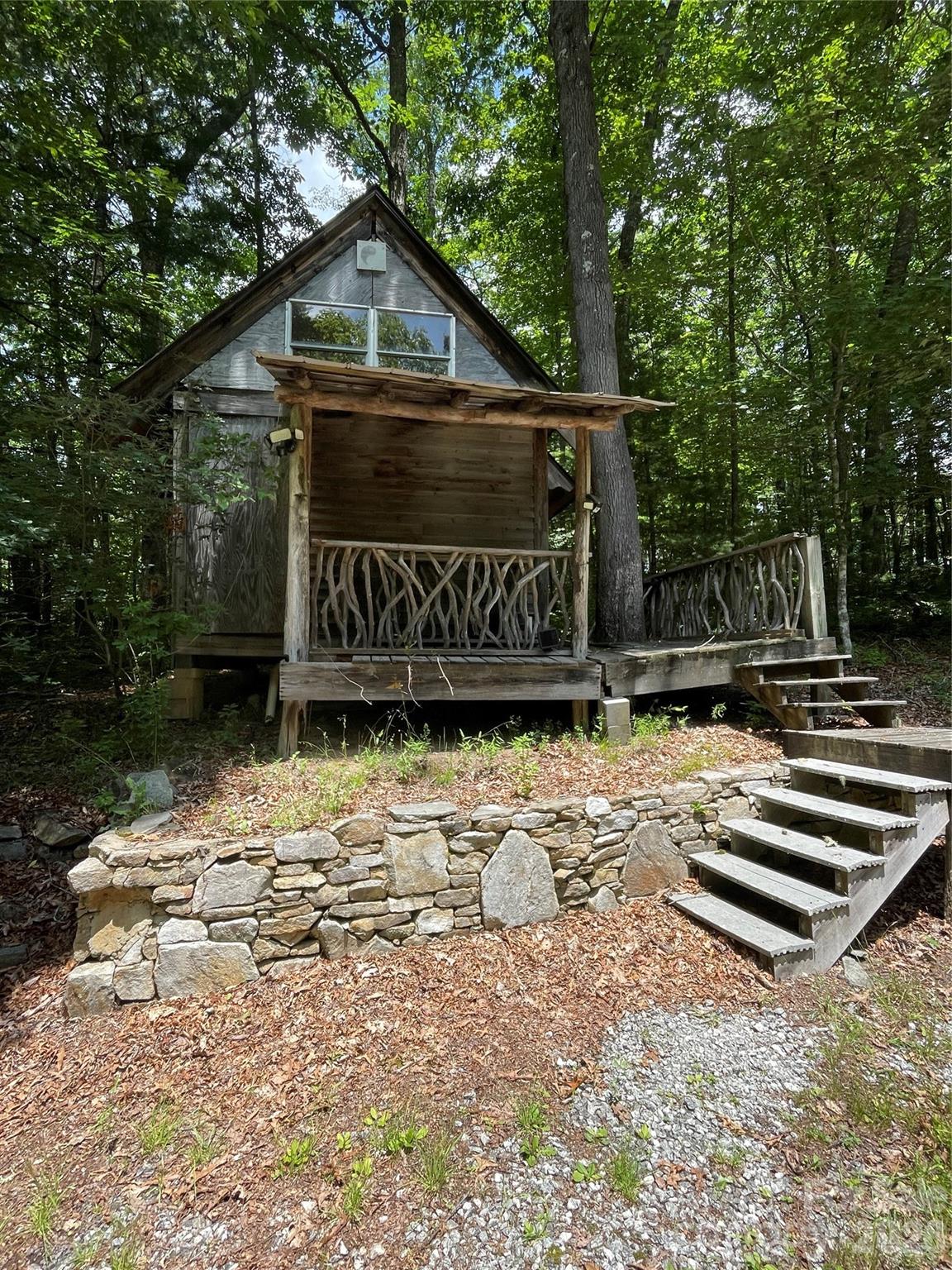 125 Tahala Trail — Cullowhee