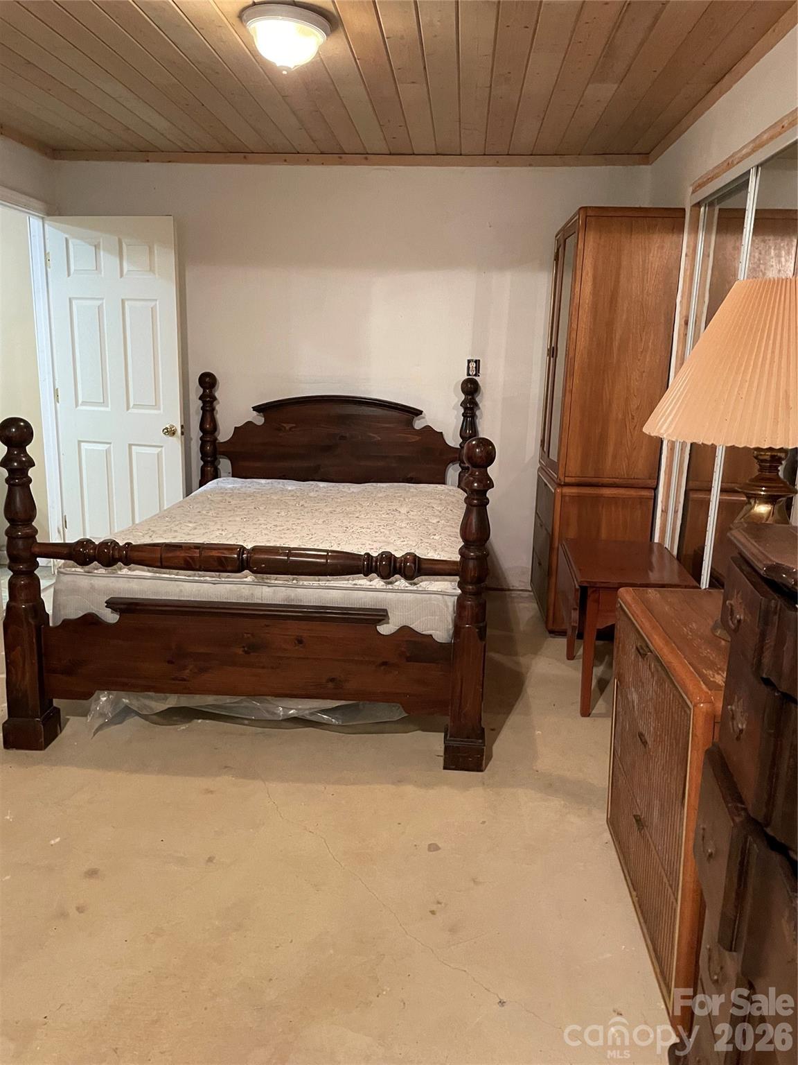 125 Tahala Trail — Cullowhee