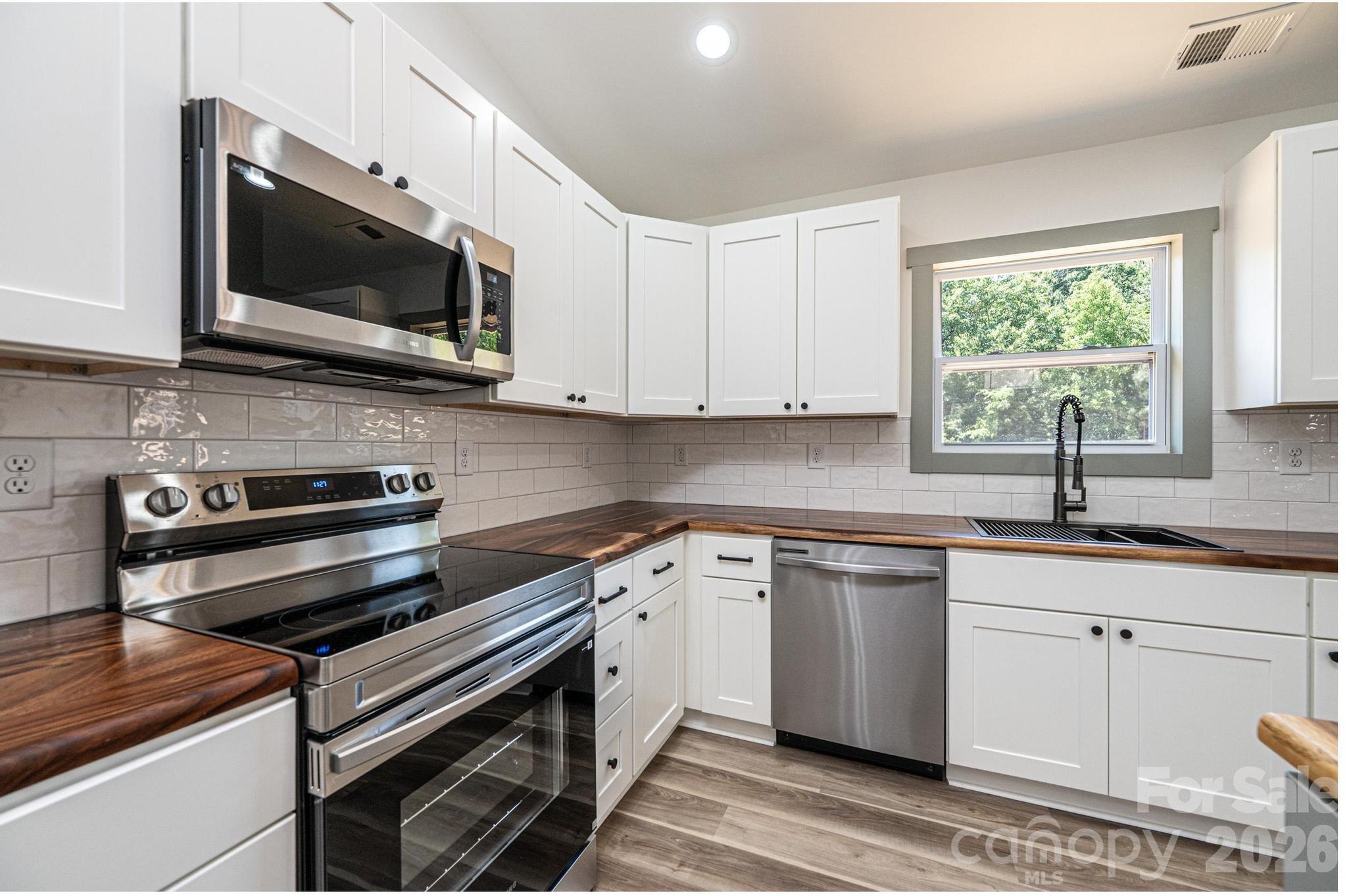 2953 Link Drive — Granite Falls