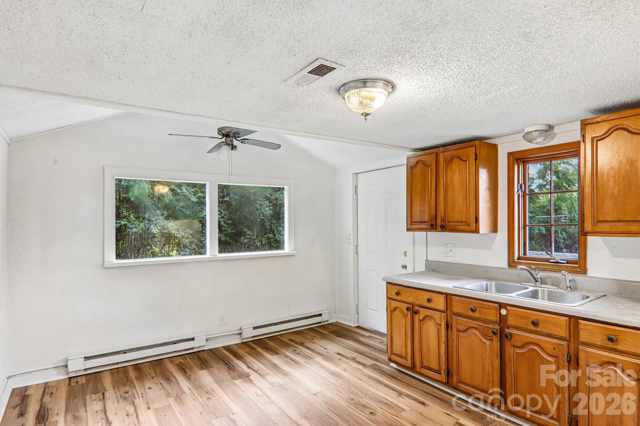 52 Clay Street — Waynesville