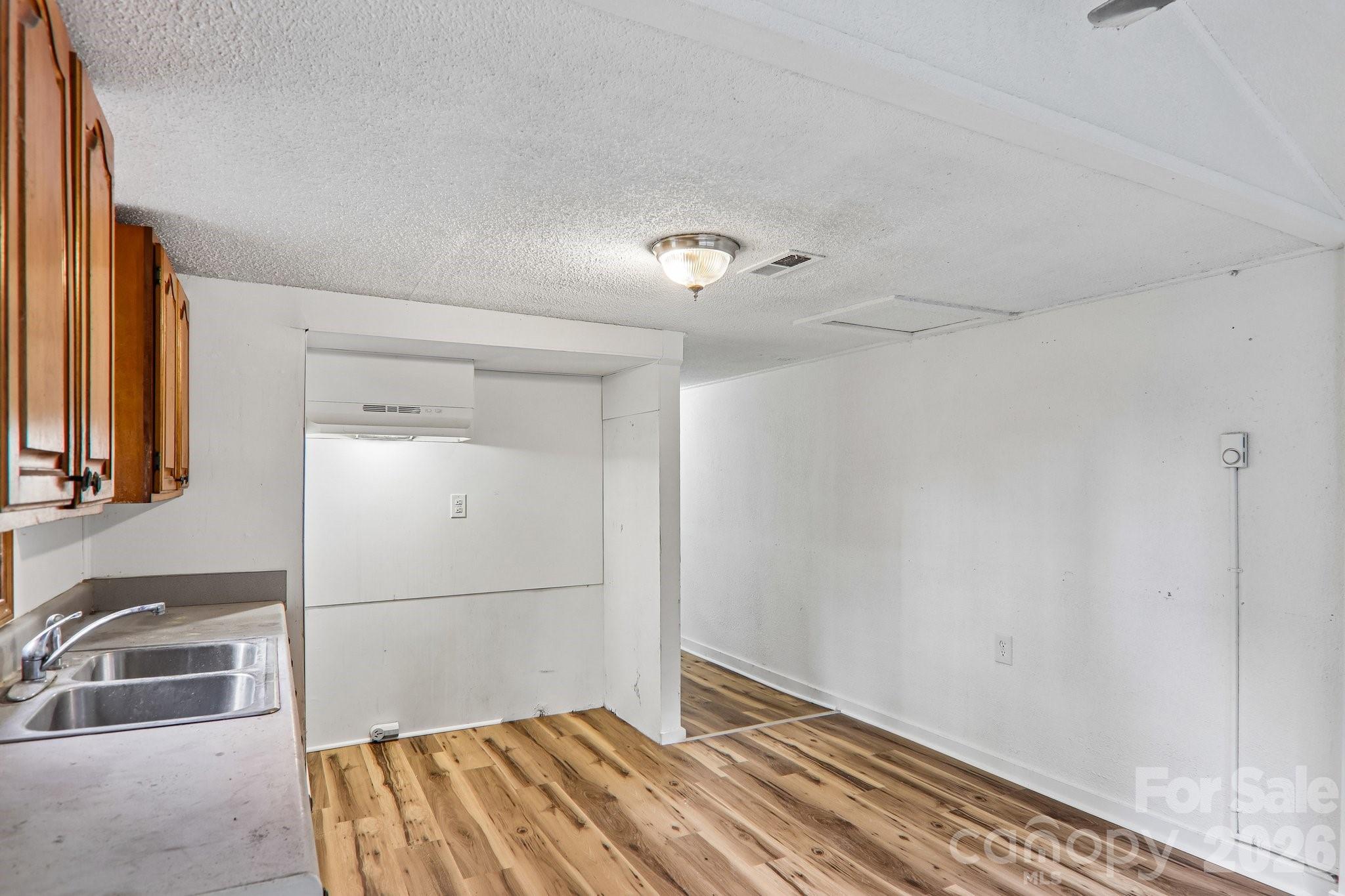 52 Clay Street — Waynesville