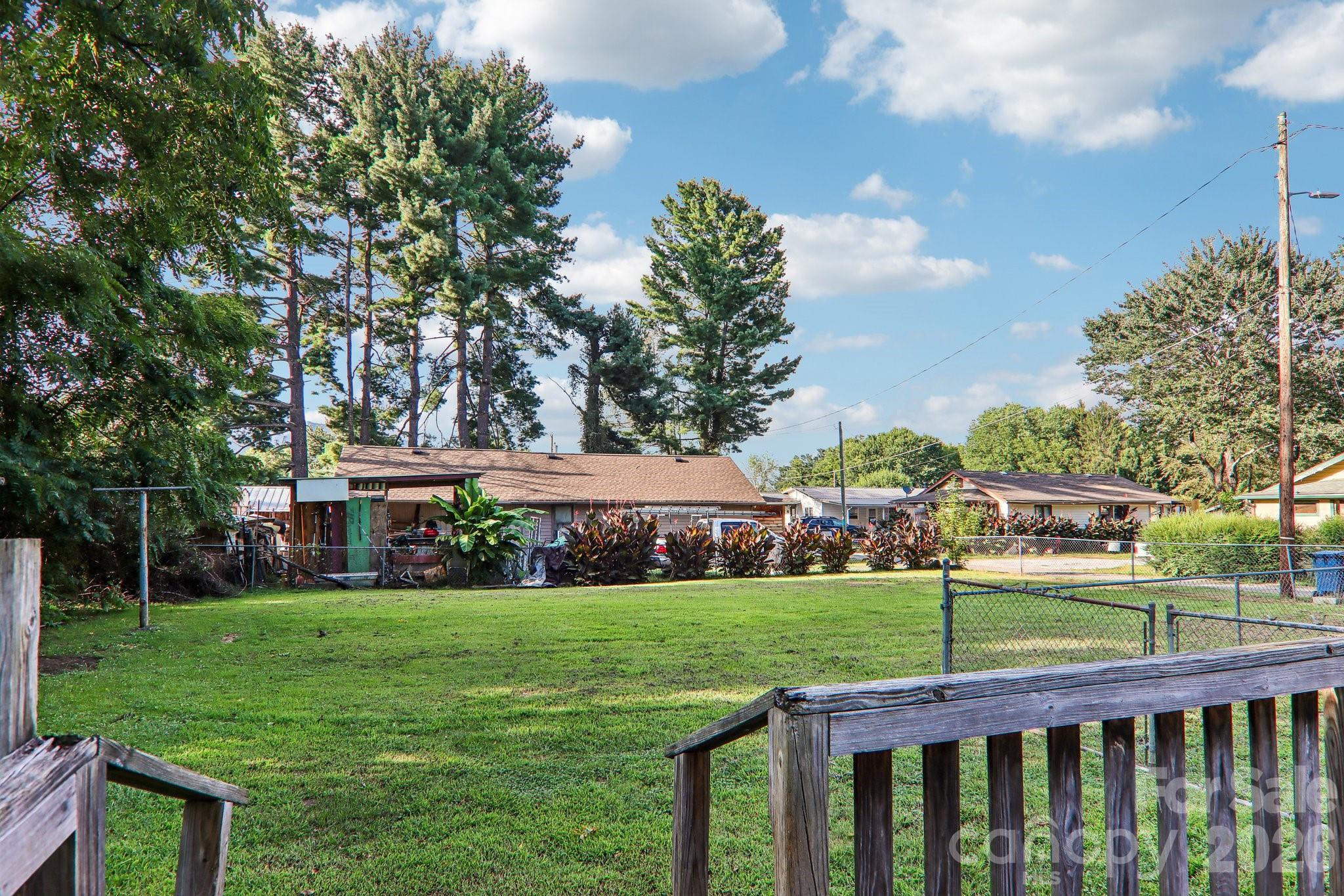 52 Clay Street — Waynesville