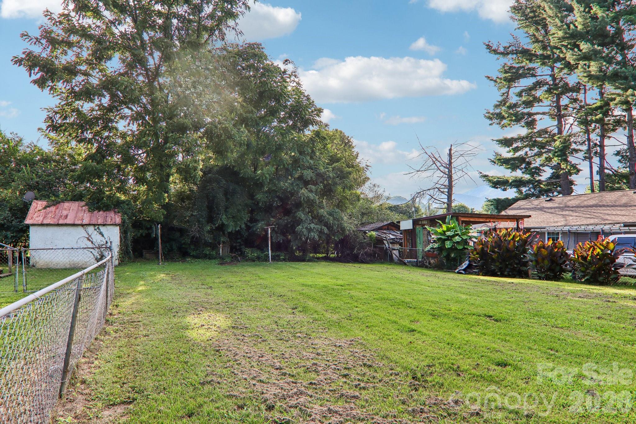 52 Clay Street — Waynesville