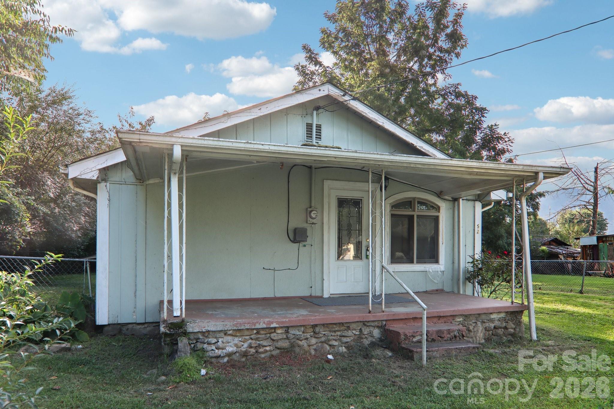 52 Clay Street — Waynesville