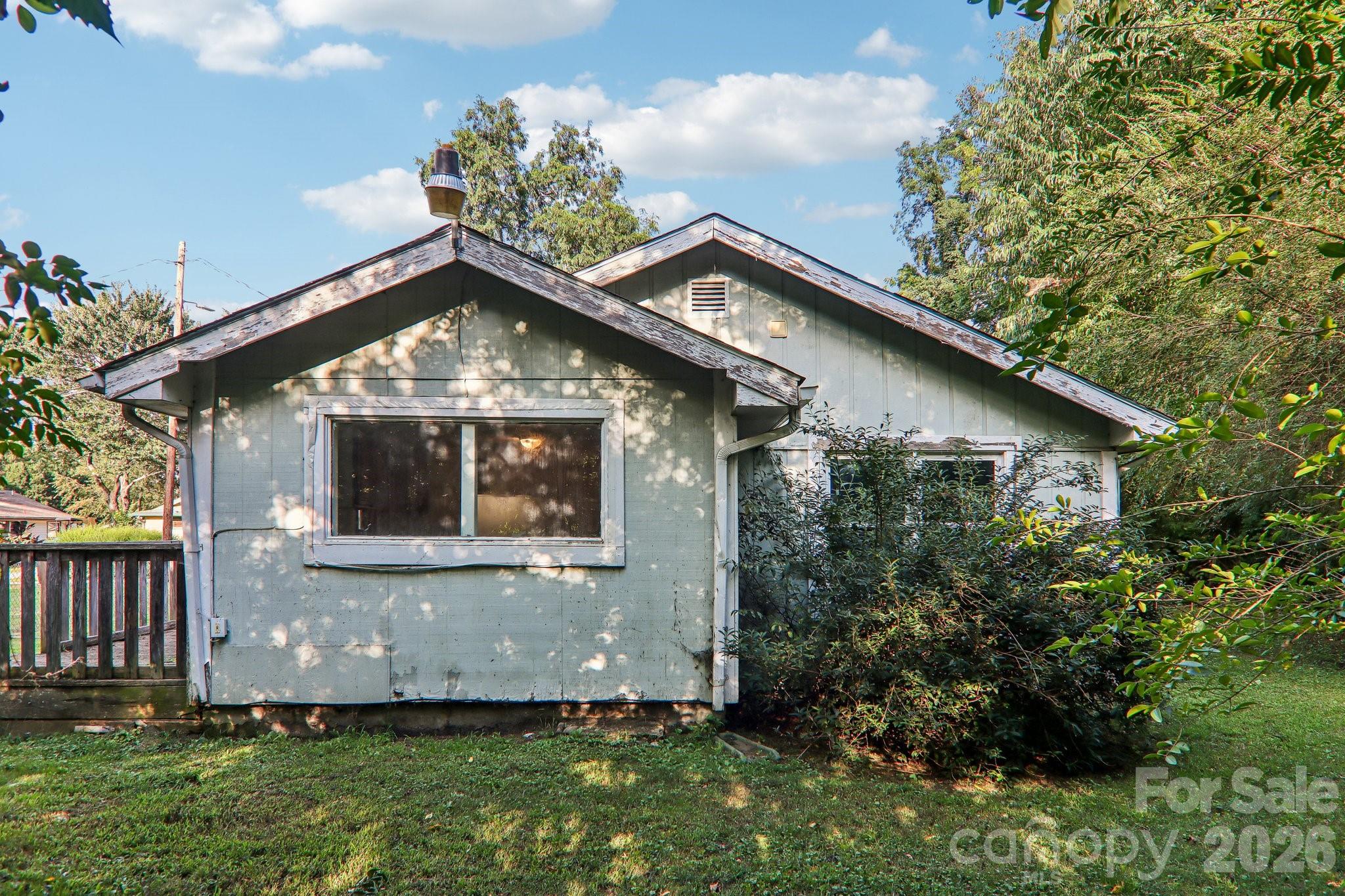 52 Clay Street — Waynesville