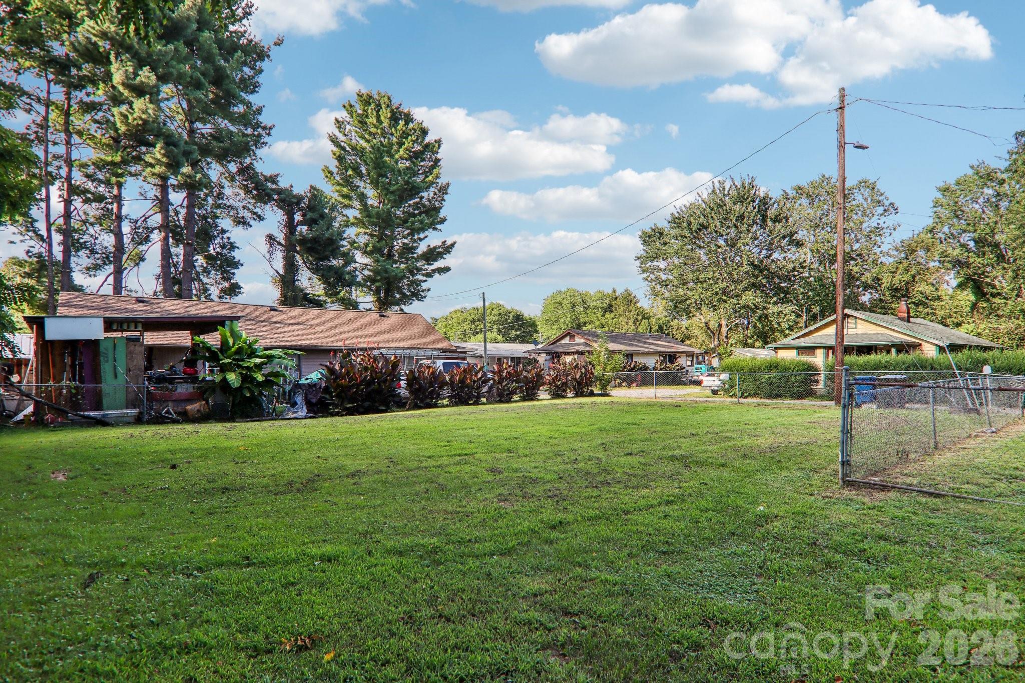 52 Clay Street — Waynesville