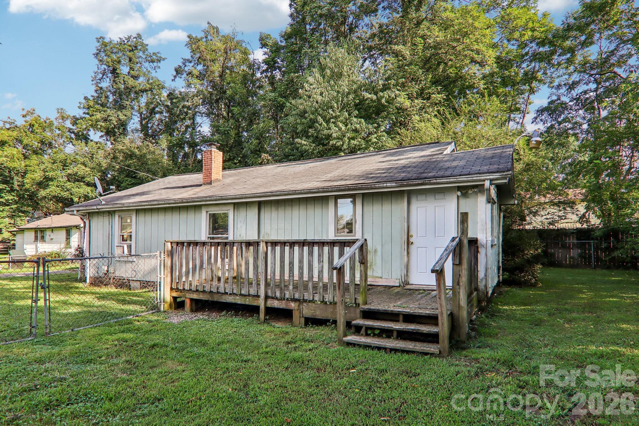 52 Clay Street — Waynesville