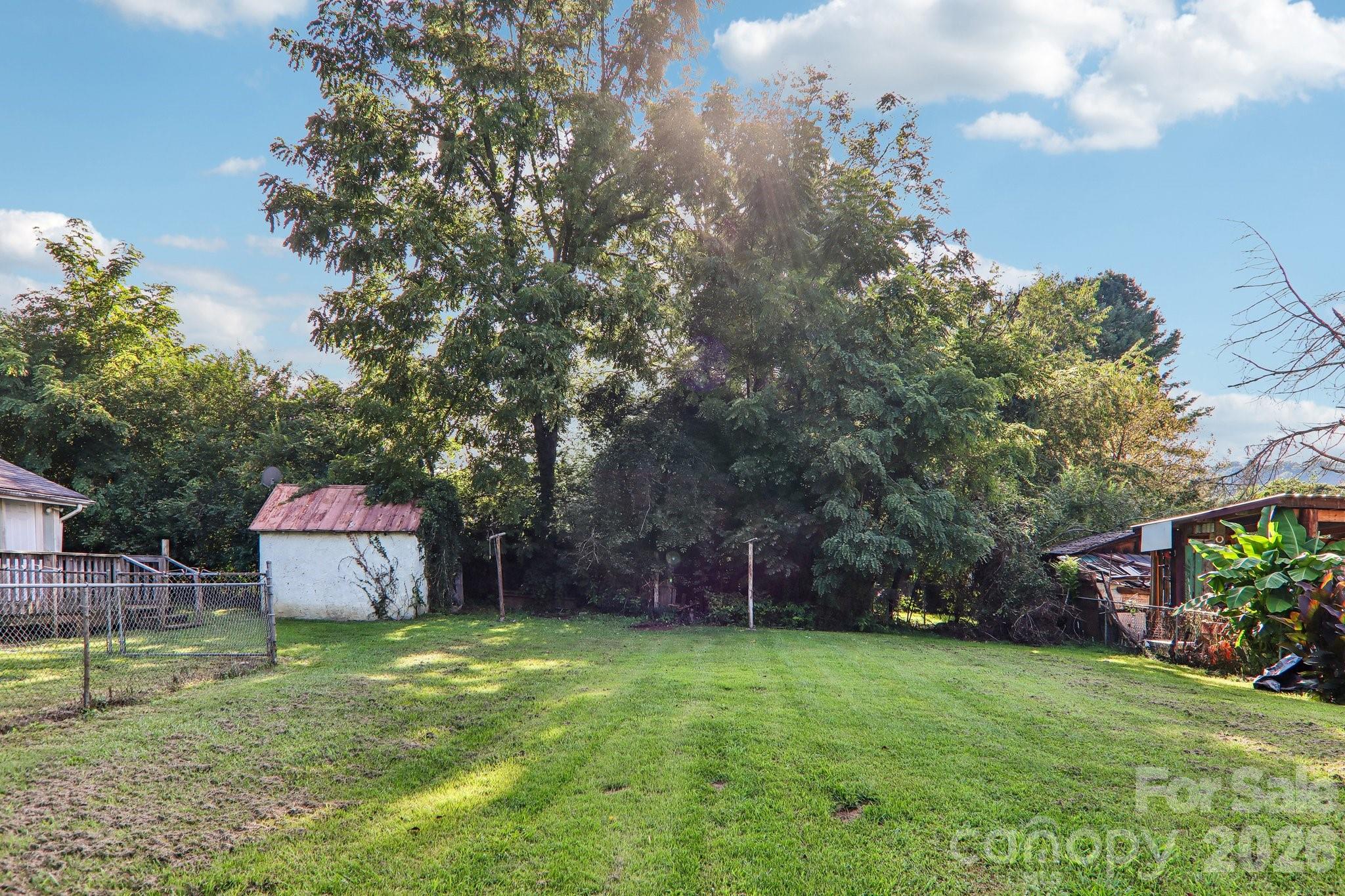 52 Clay Street — Waynesville