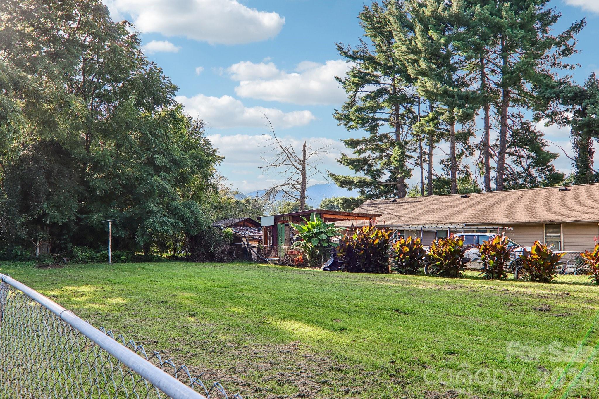 52 Clay Street — Waynesville