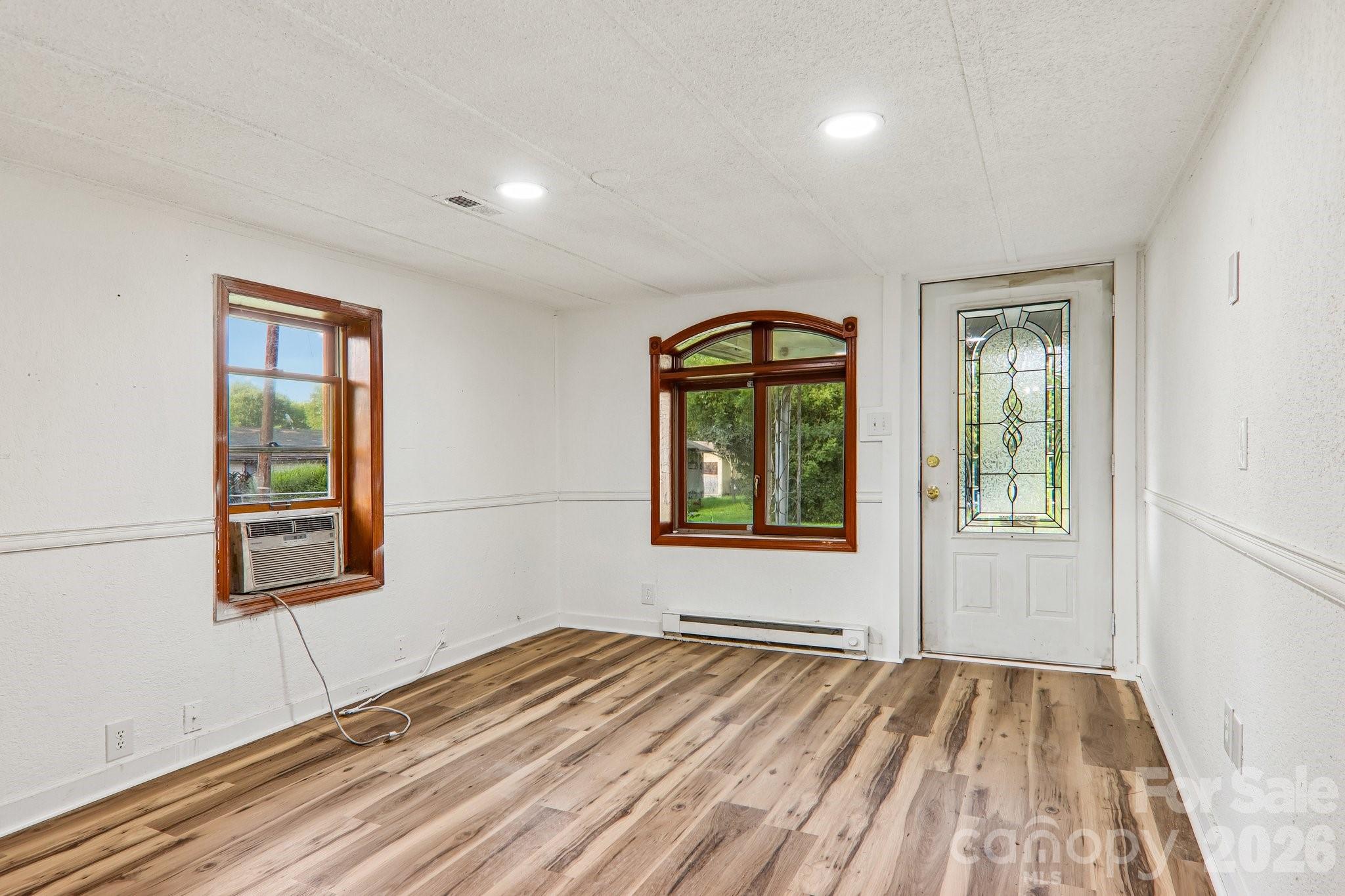52 Clay Street — Waynesville