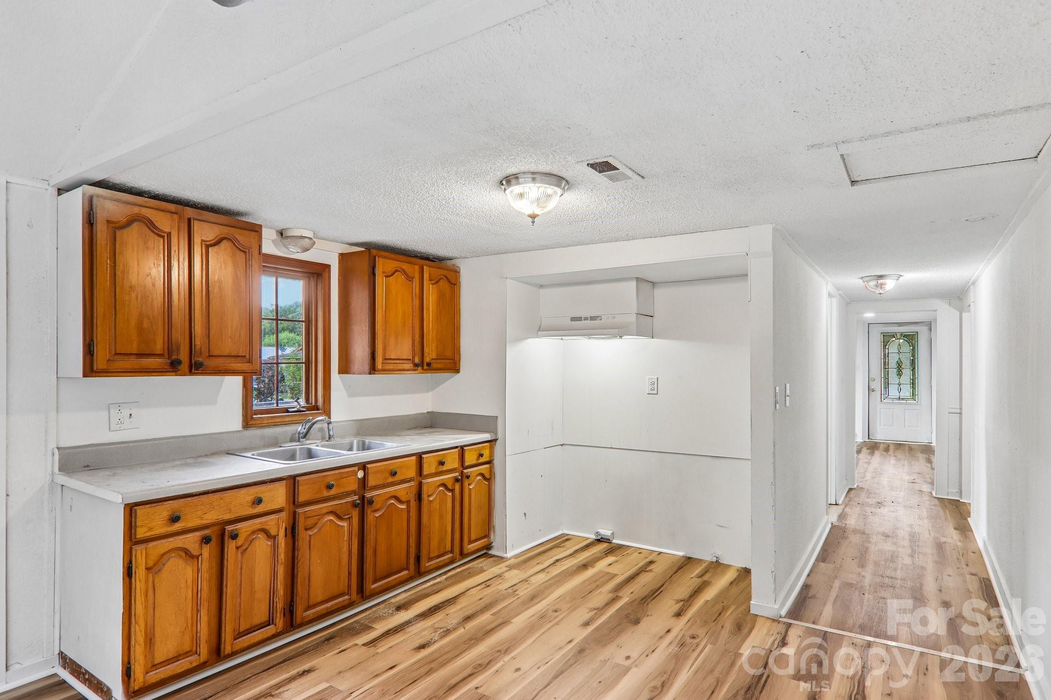 52 Clay Street — Waynesville