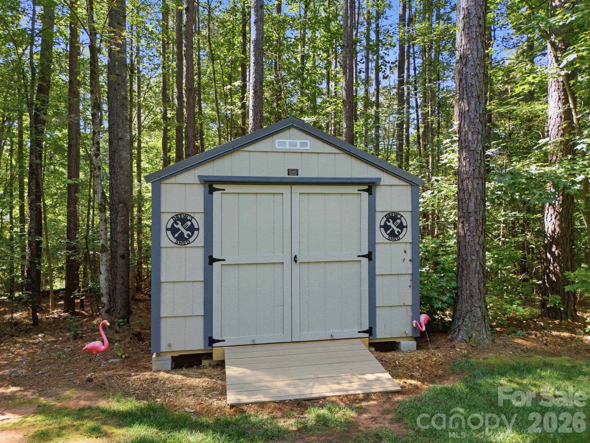 7197 Windy Ridge Drive — Iron Station