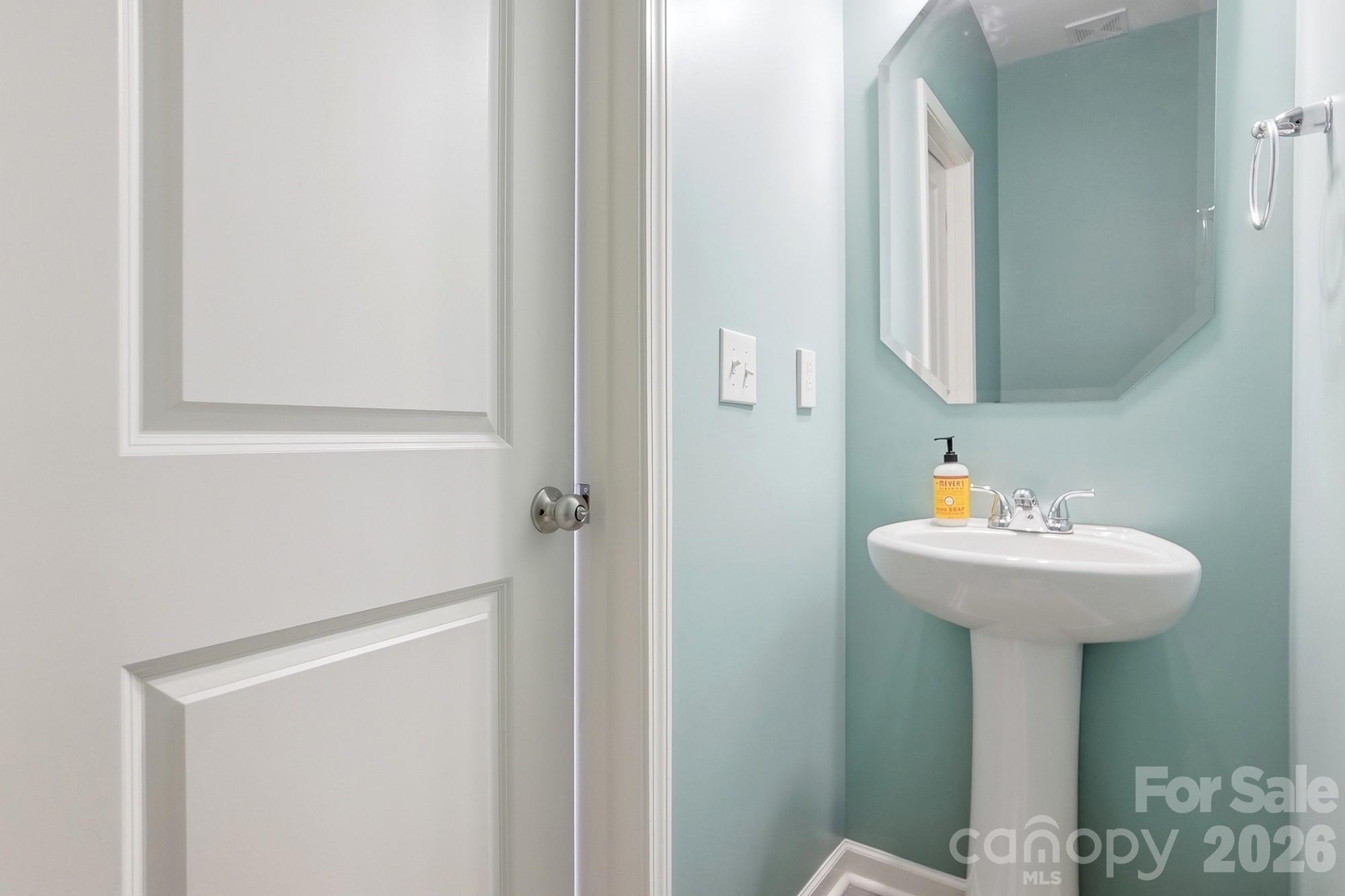 404 Babbling Brook Lane — Locust