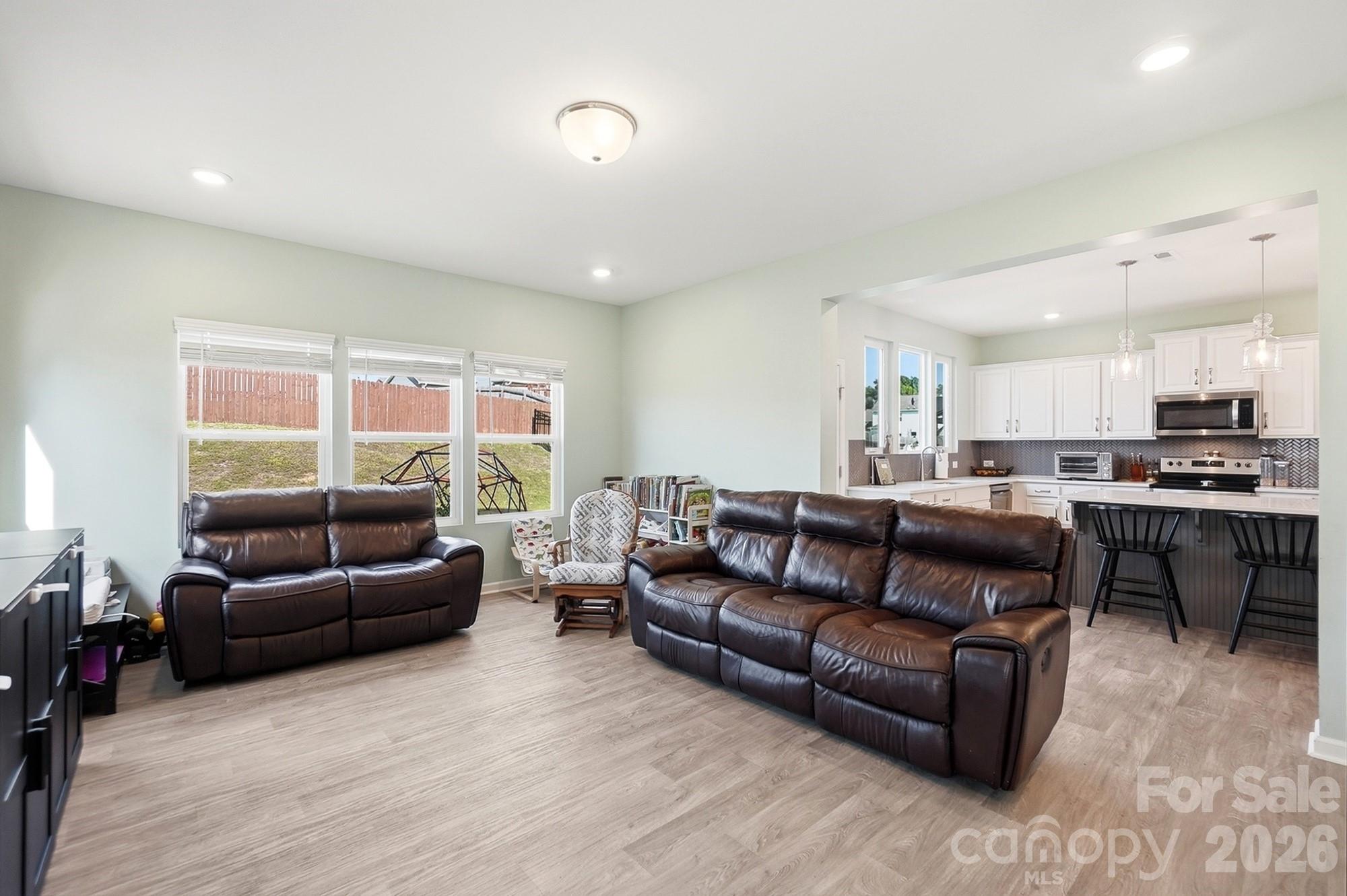 404 Babbling Brook Lane — Locust