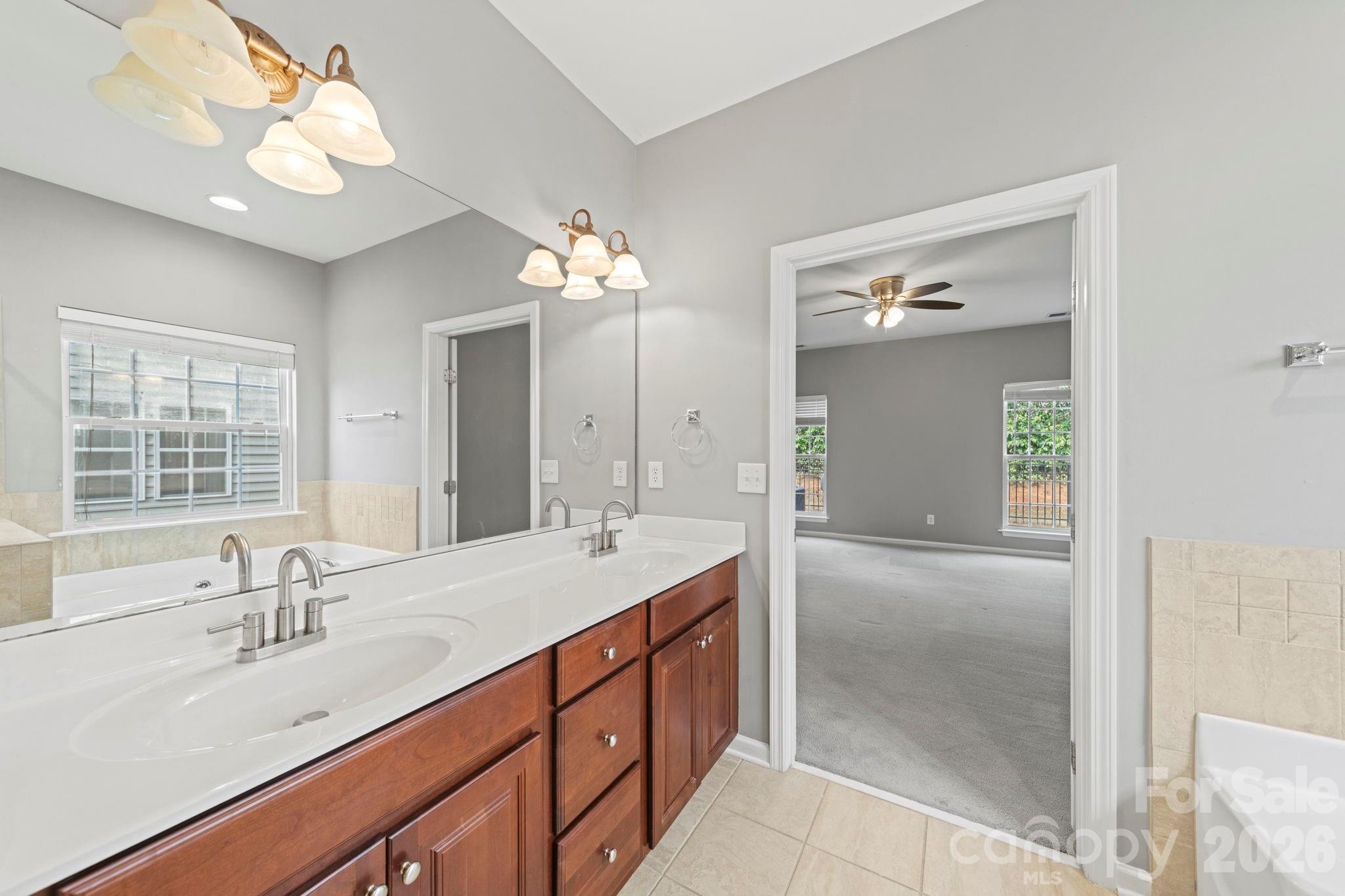 3342 Park South Station Boulevard — Charlotte