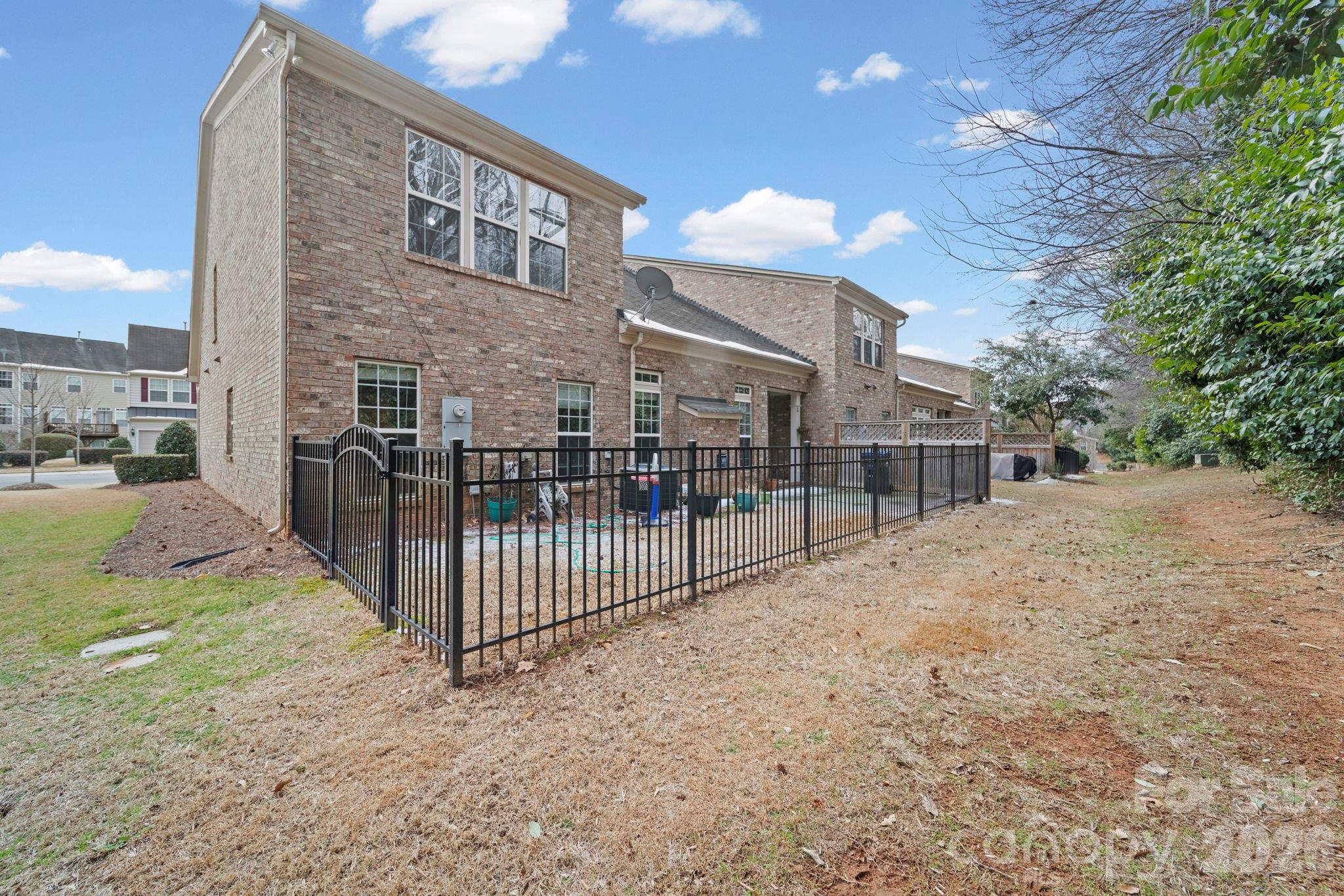 3342 Park South Station Boulevard — Charlotte