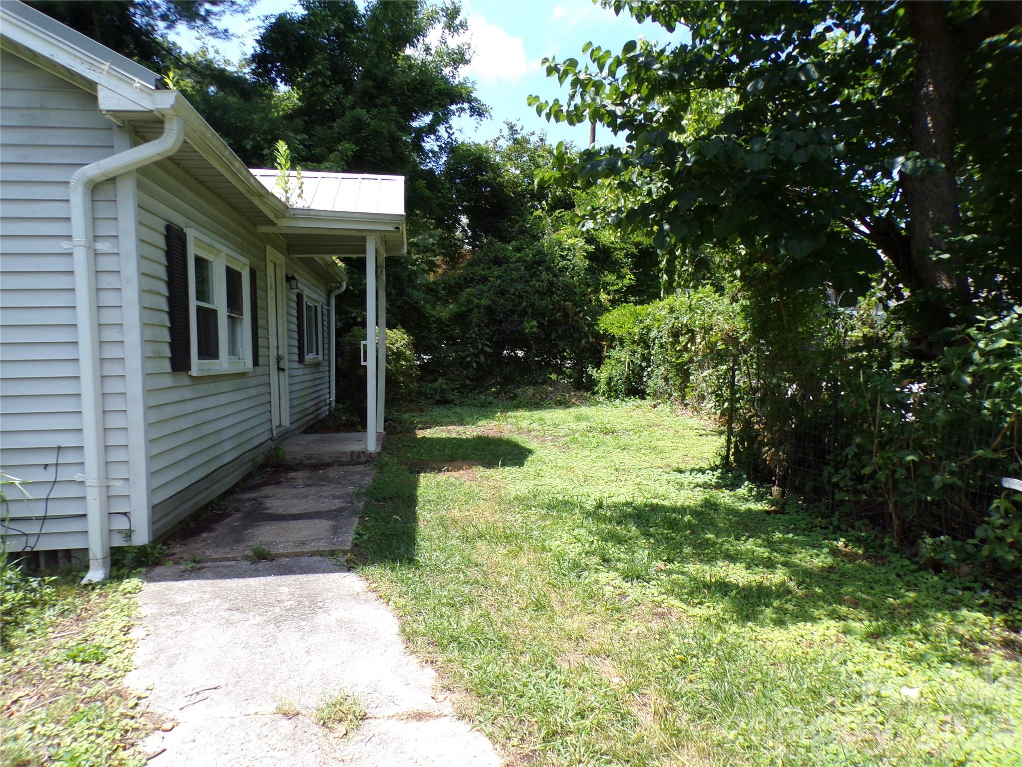 2131 Somerset Drive #441 — Hendersonville