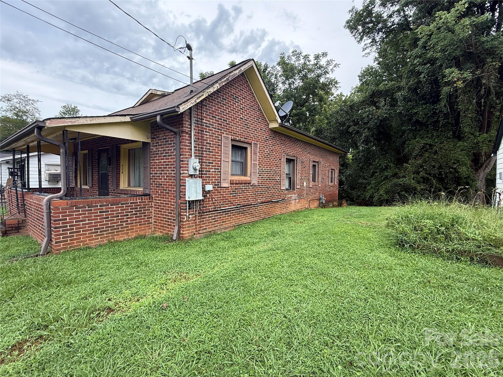 426 Bouchelle Street — Morganton