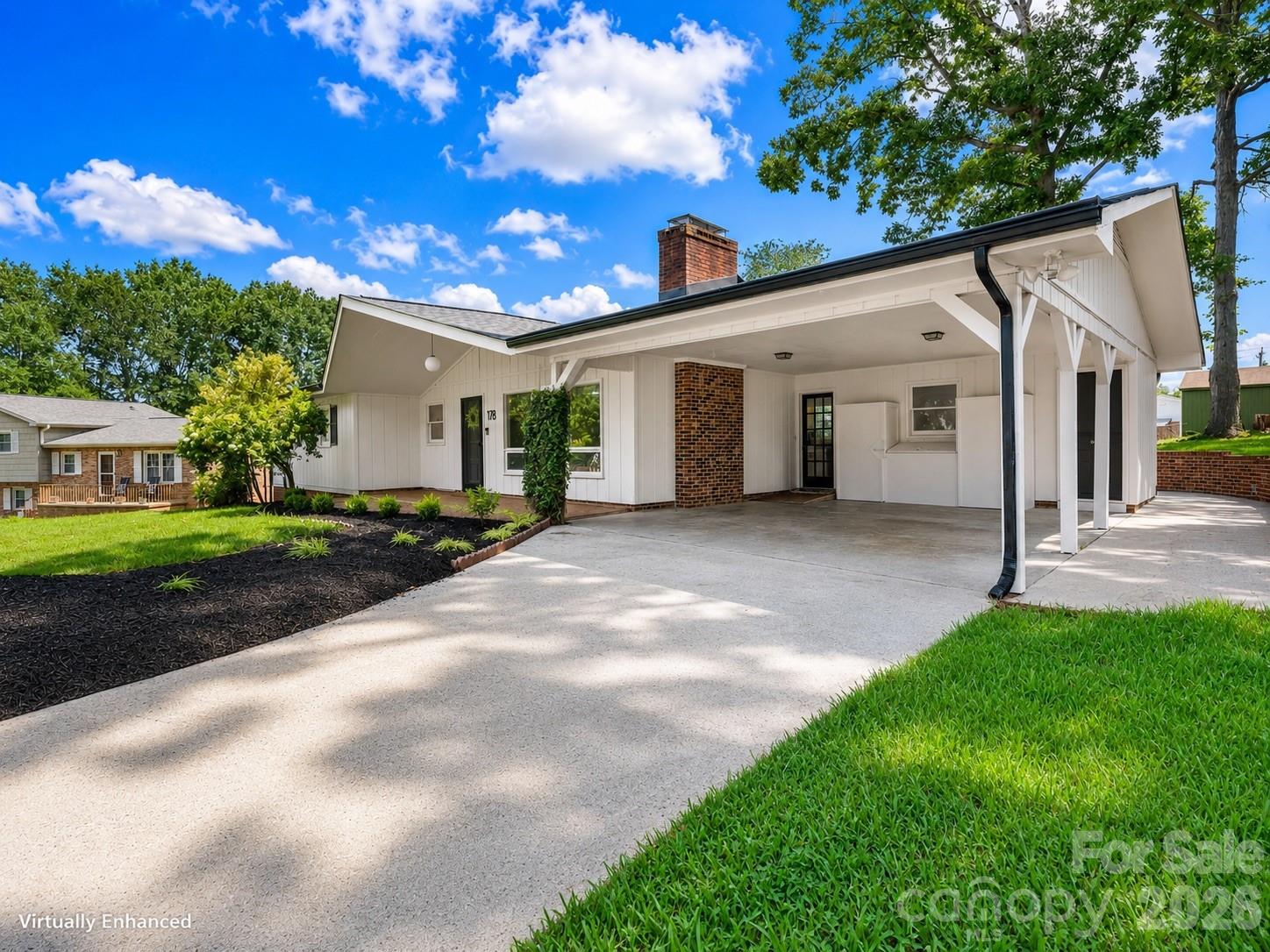 178 Trailwood Drive — Forest City