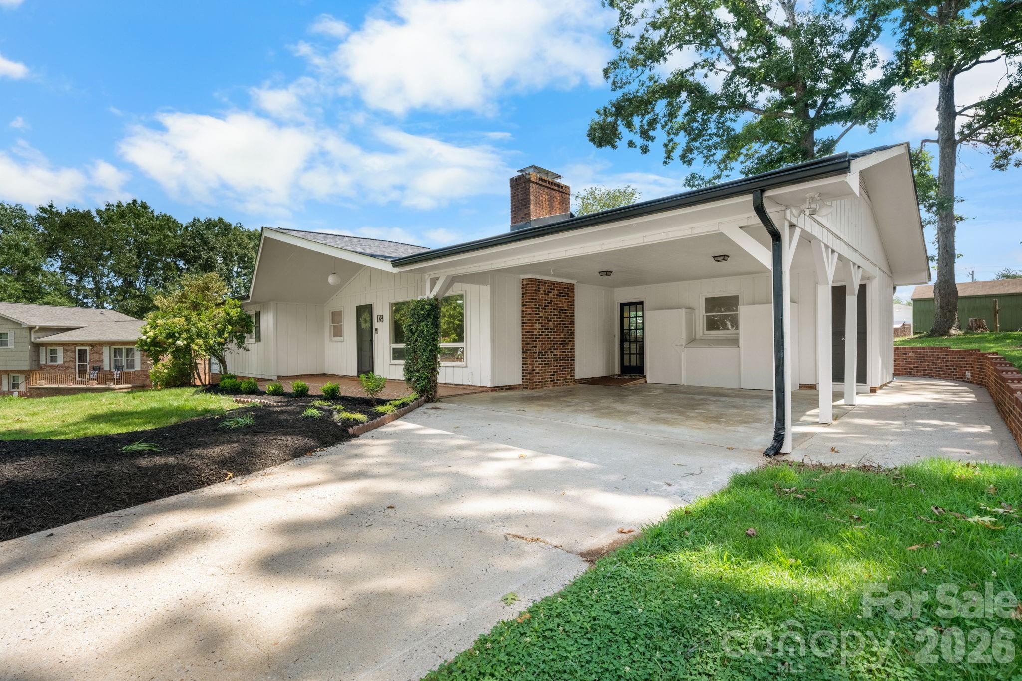 178 Trailwood Drive — Forest City