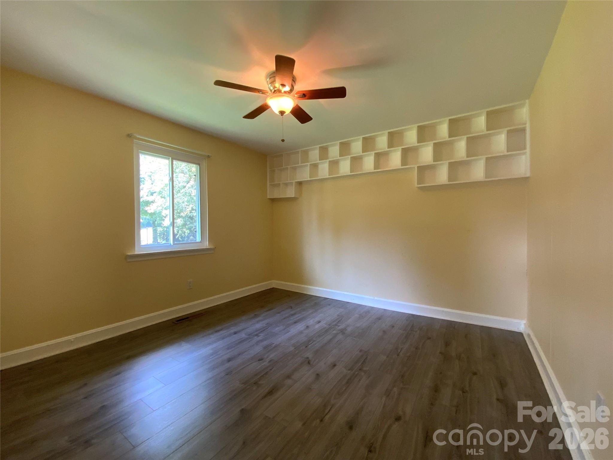 325 Glenwood Drive — Mooresville