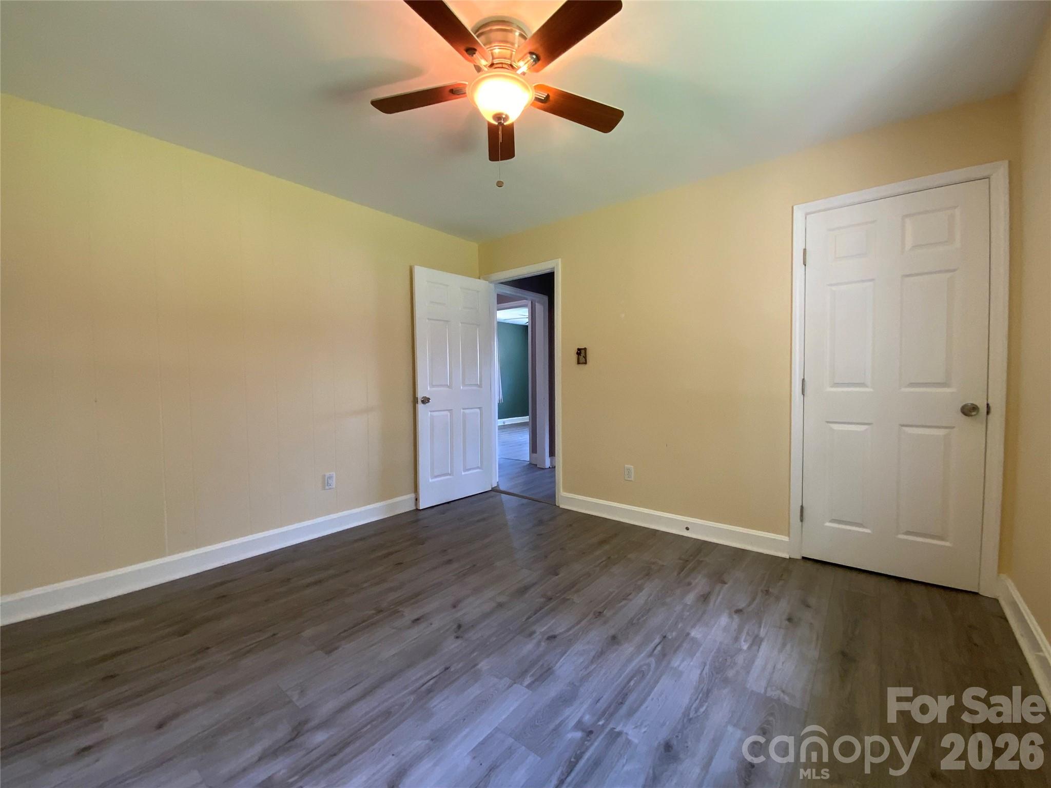 325 Glenwood Drive — Mooresville